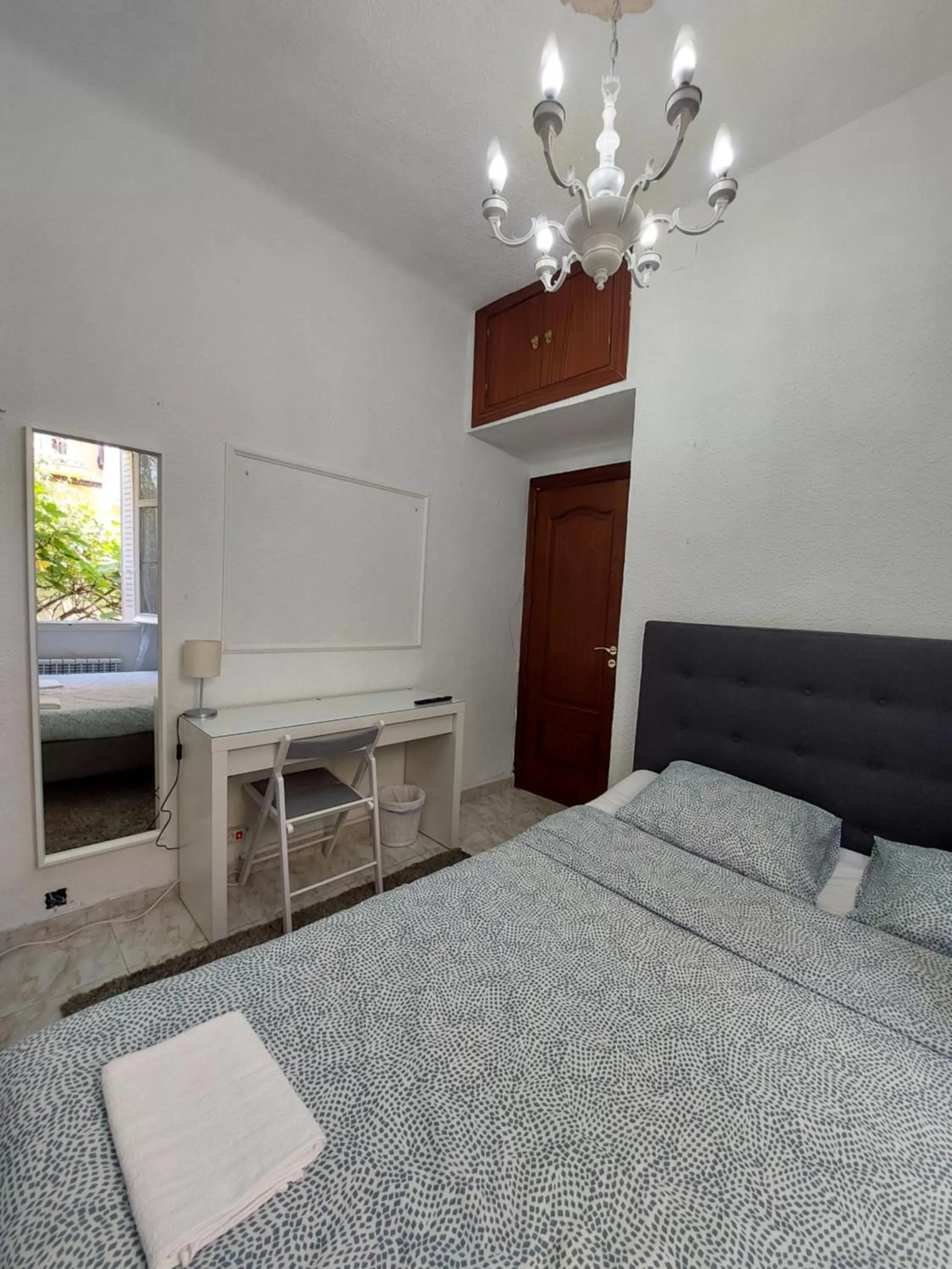 Bed in N1 Casa de Madrid - greenpeace line