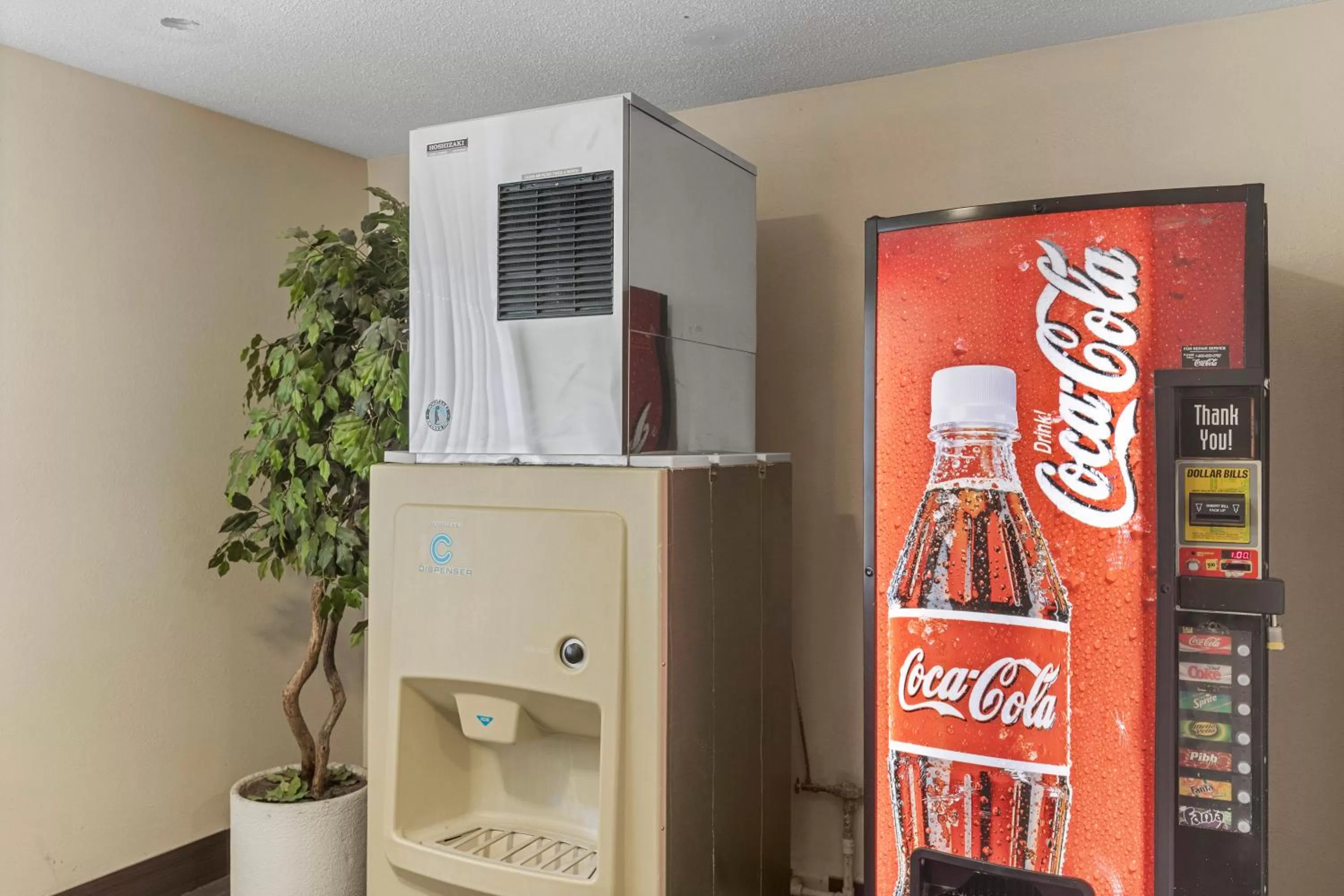 Drinks in Clarion Pointe Savannah Gateway I-95