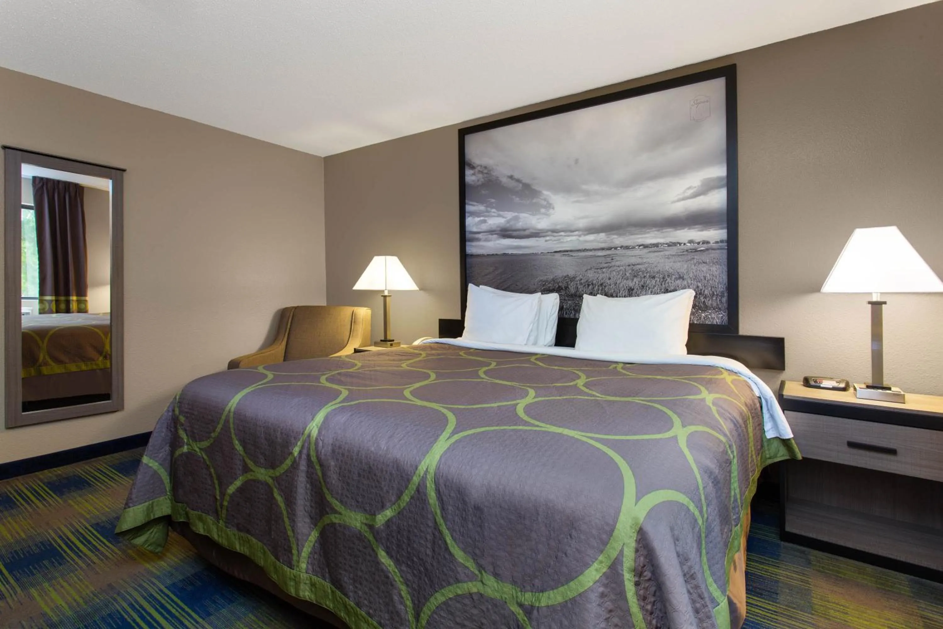 Bed in Super 8 by Wyndham Cromwell/Middletown