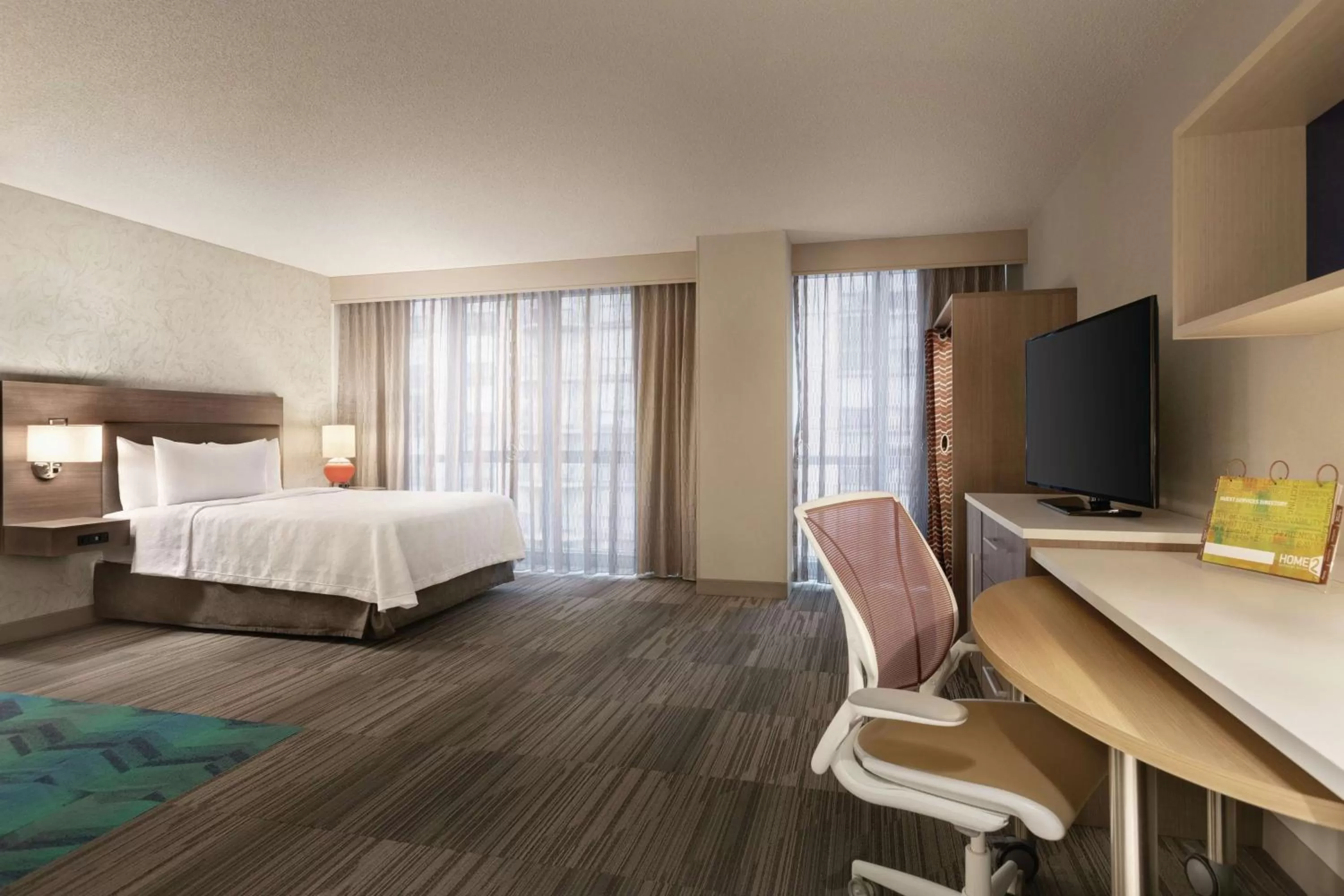 Bedroom, Bed in Home2 Suites By Hilton Chicago River North