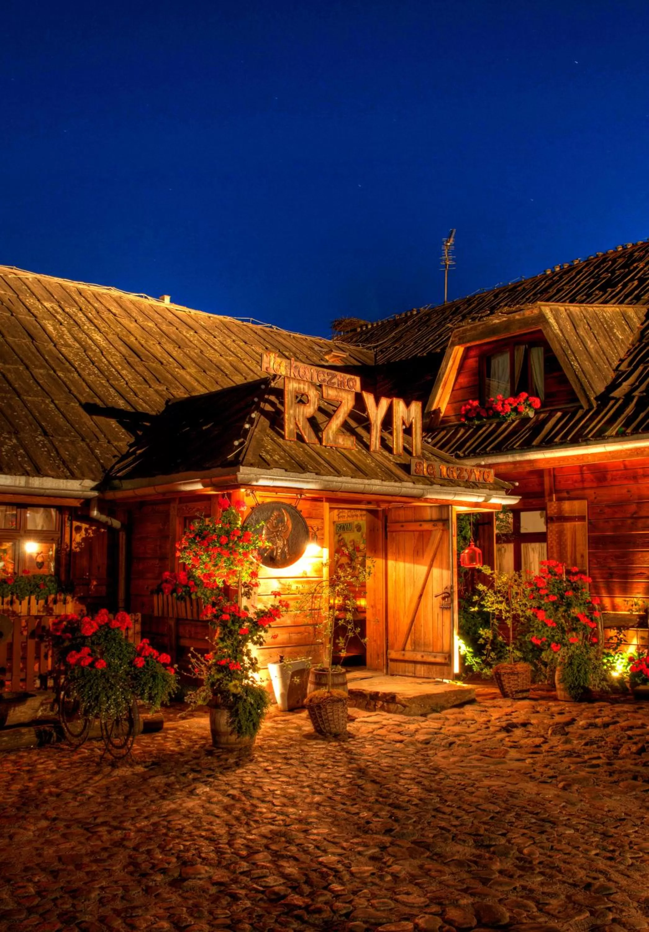 Facade/entrance in Karczma Rzym Bydgoszcz S5