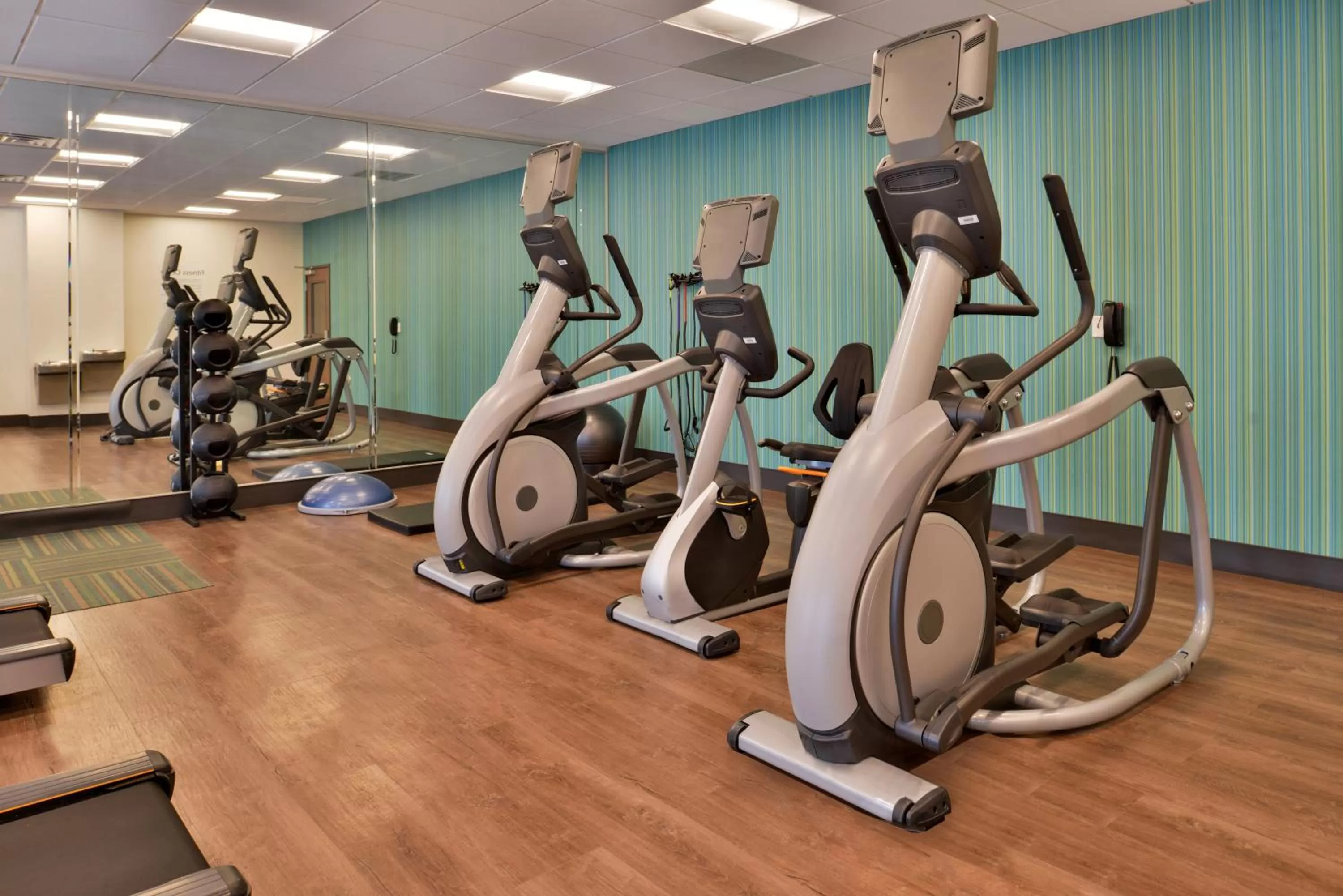 Fitness centre/facilities in Holiday Inn Express Melbourne West by IHG