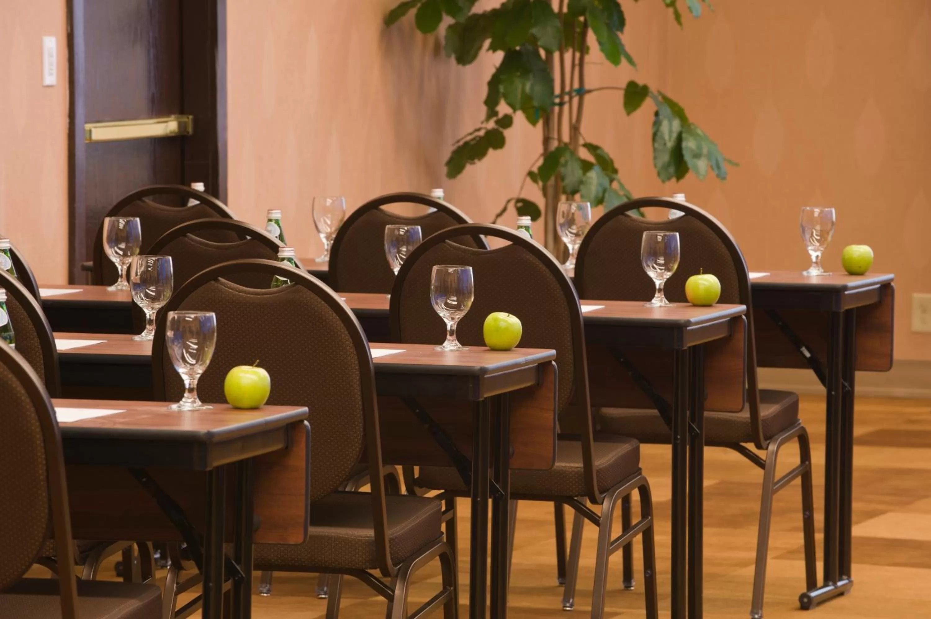 Business facilities in The Lakefront Anchorage