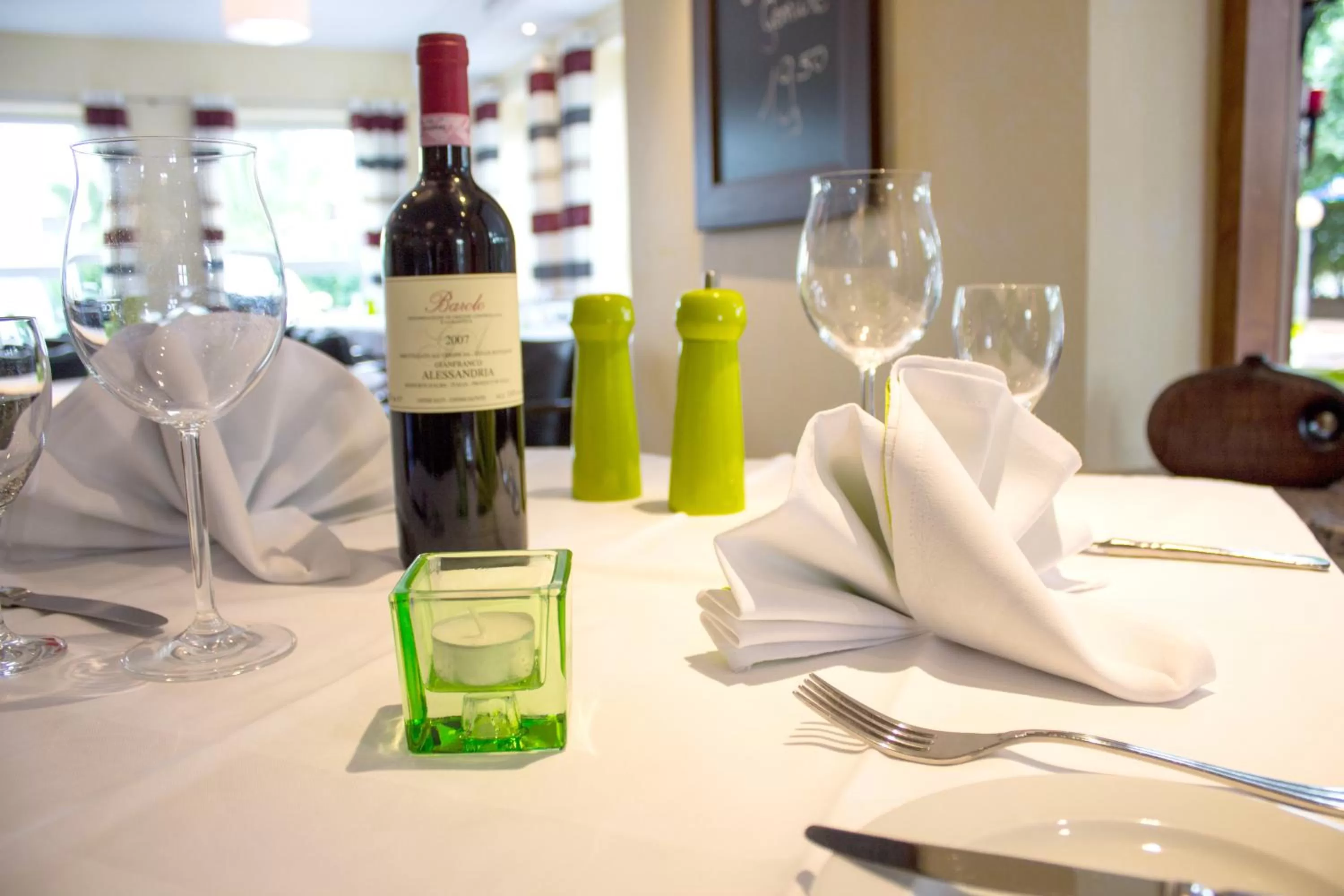 Restaurant/places to eat in HOTEL PARQÉO im A66