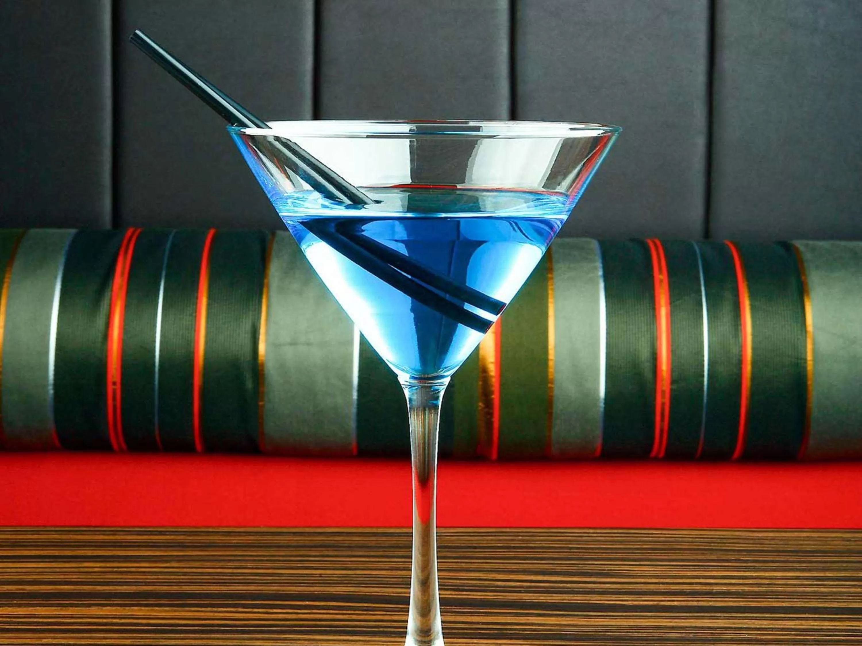 Lounge or bar in Novotel Canberra