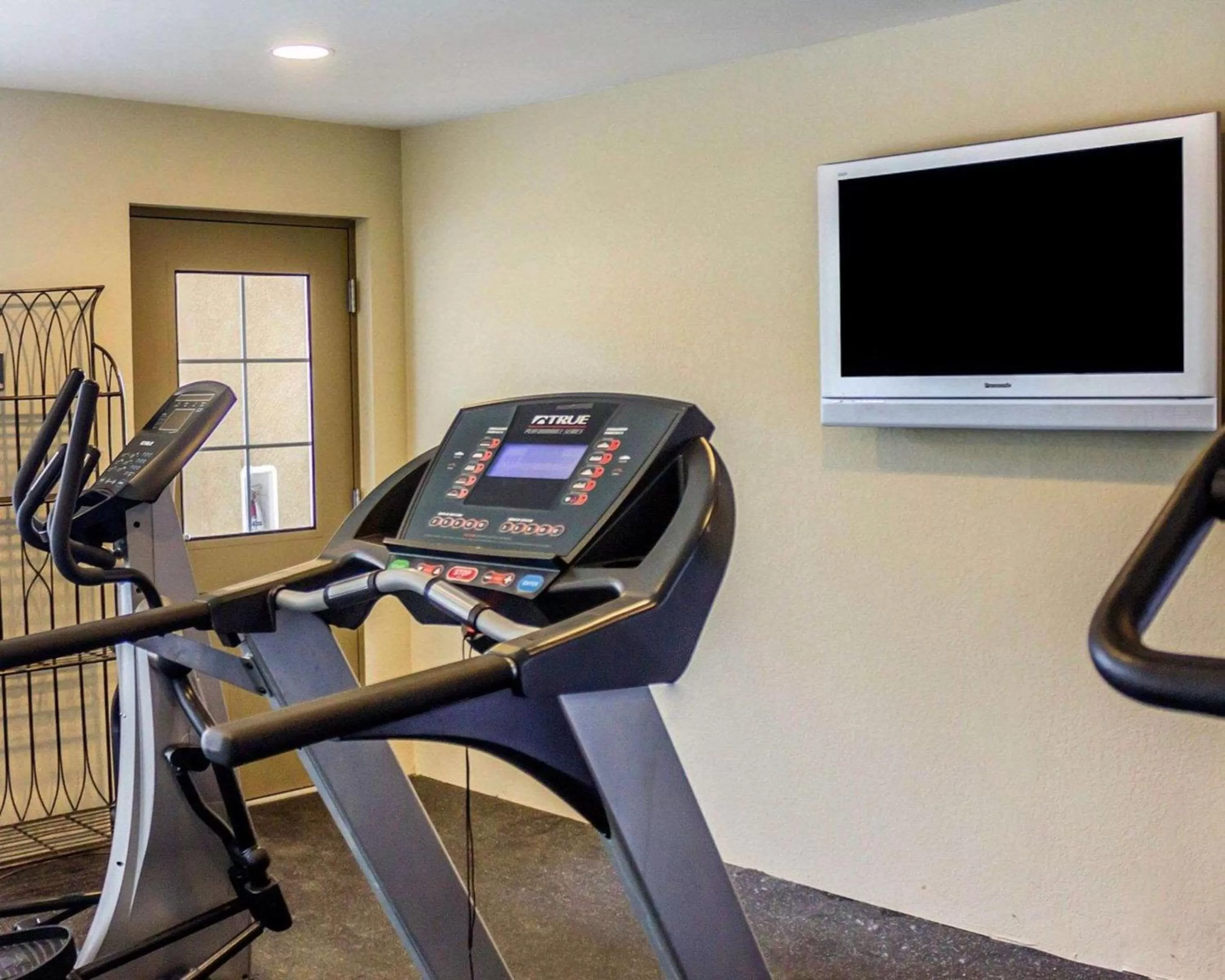 Fitness centre/facilities in Quality Inn Waterbury East