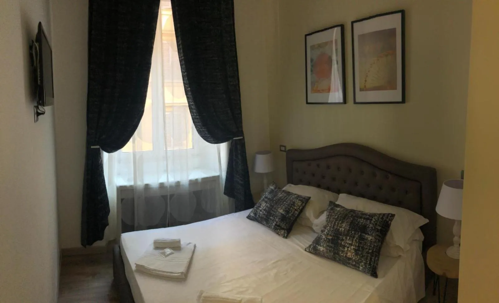 Bed in The Place In Rome Guest House