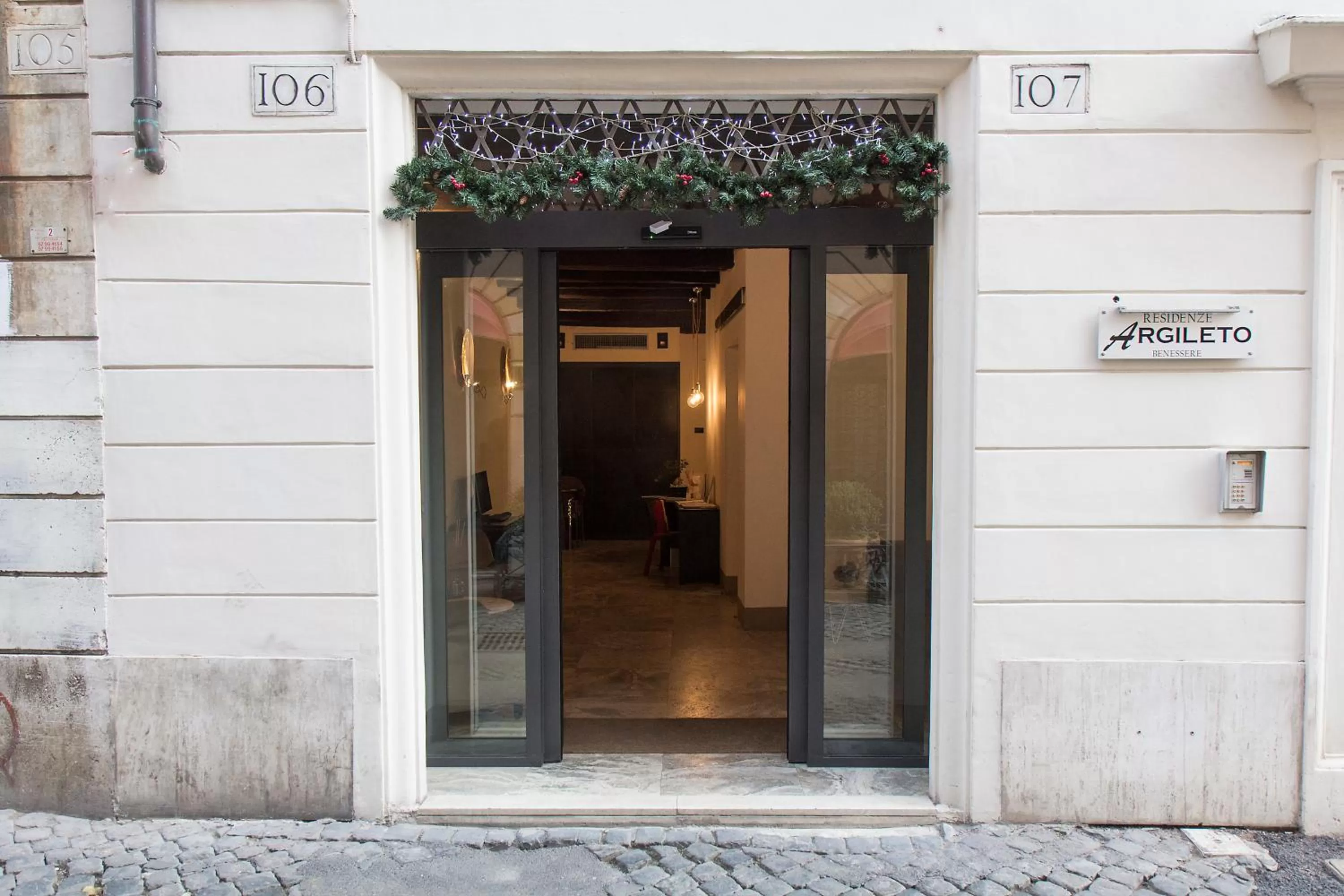 Facade/entrance in Argileto Terra