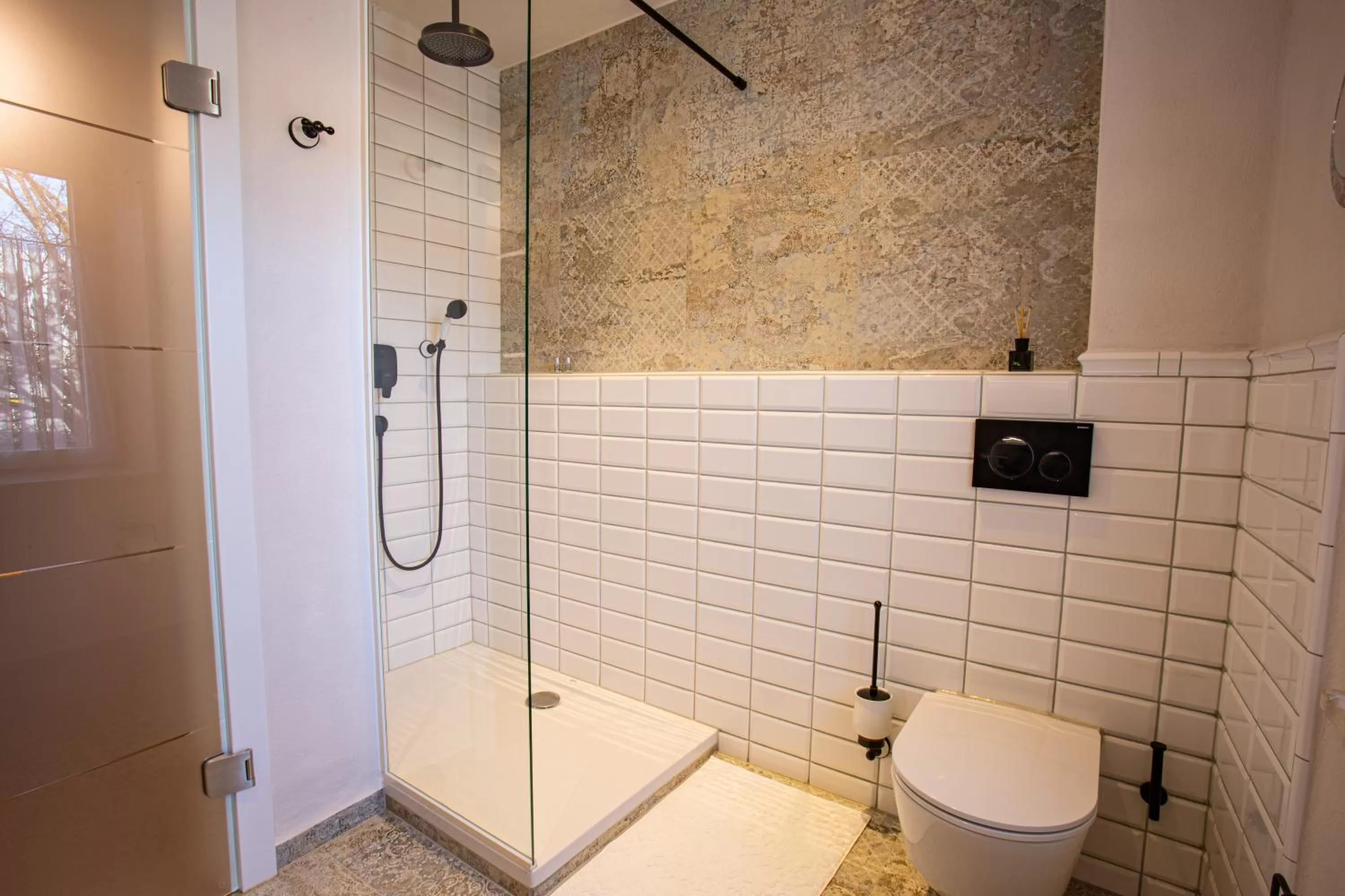 Shower in Gasthof Lend-Platzl