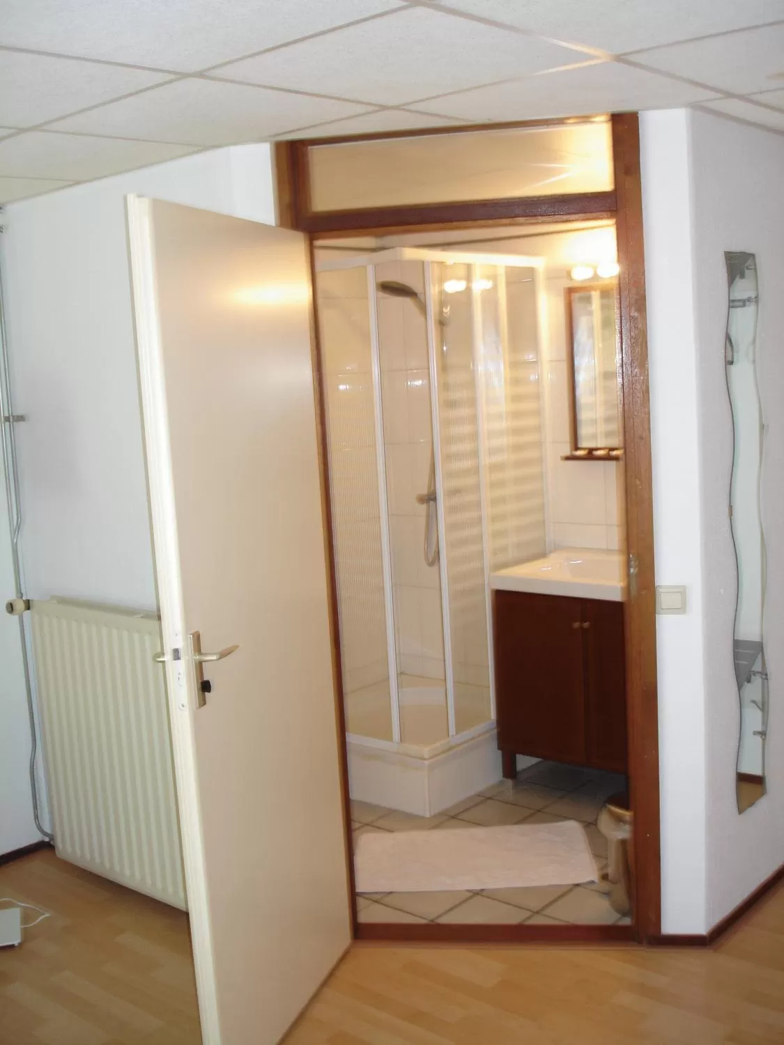 Shower, Bathroom in Motel- Bungalow-& Chaletpark de Brenkberg