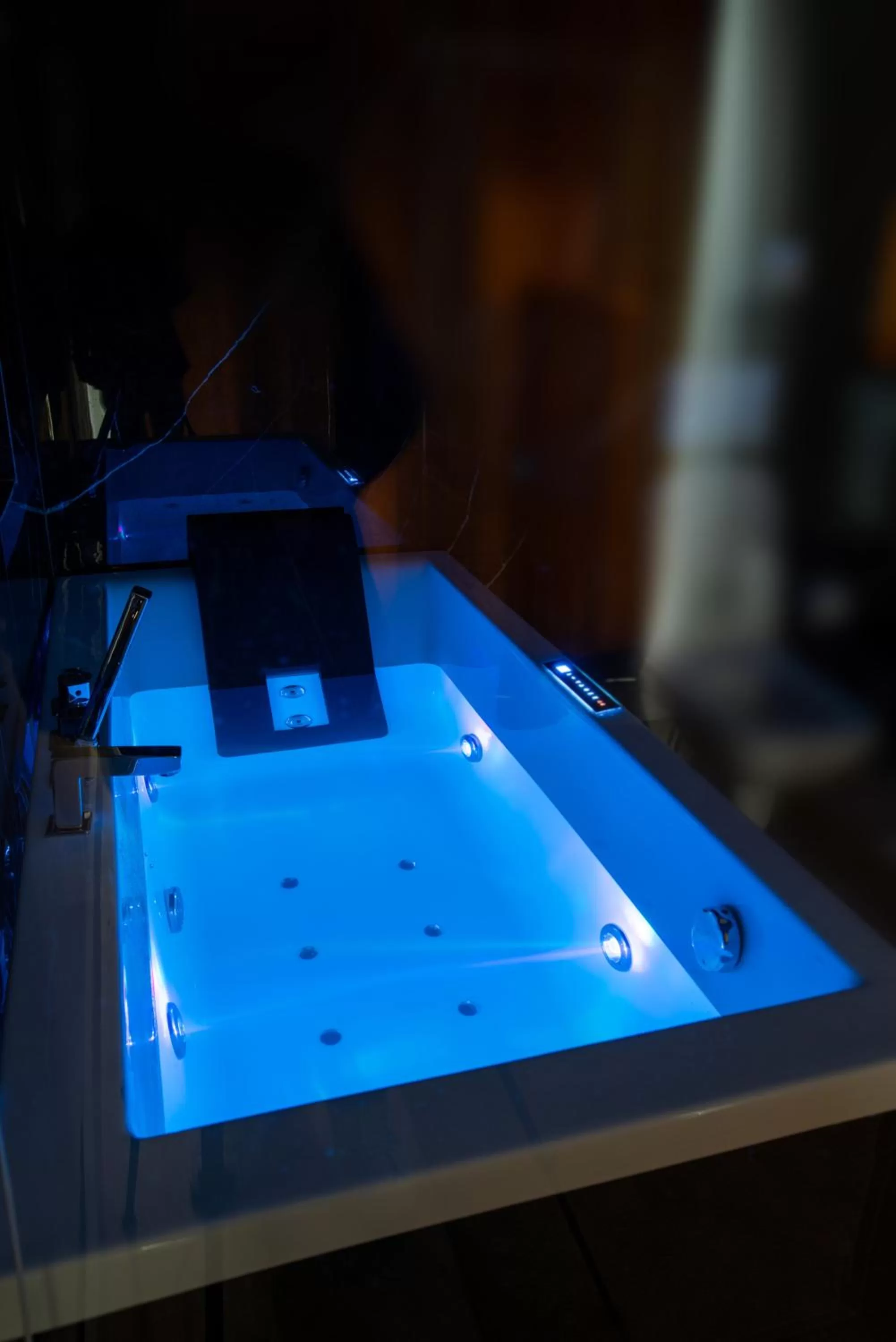 Bathroom, Swimming Pool in Ador Hotel