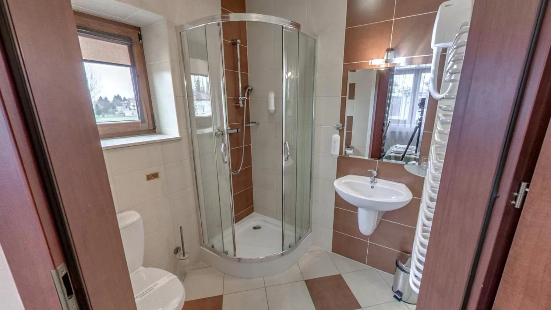 Shower in Hotel Imperial