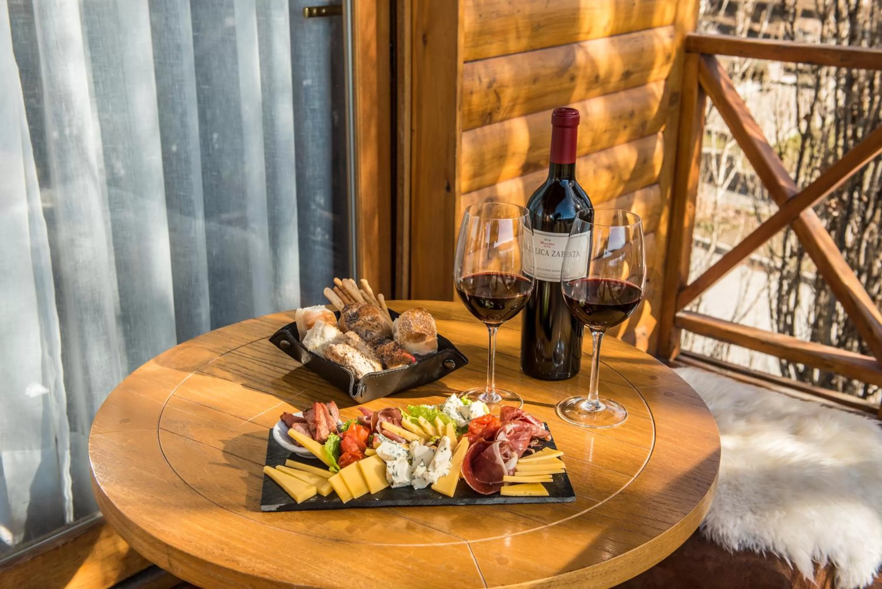 Area and facilities in Mirador del Lago Hotel