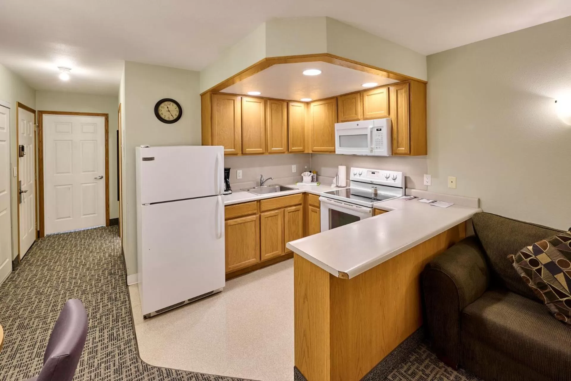 Coffee/tea facilities, Kitchen/Kitchenette in D Sands Rentals