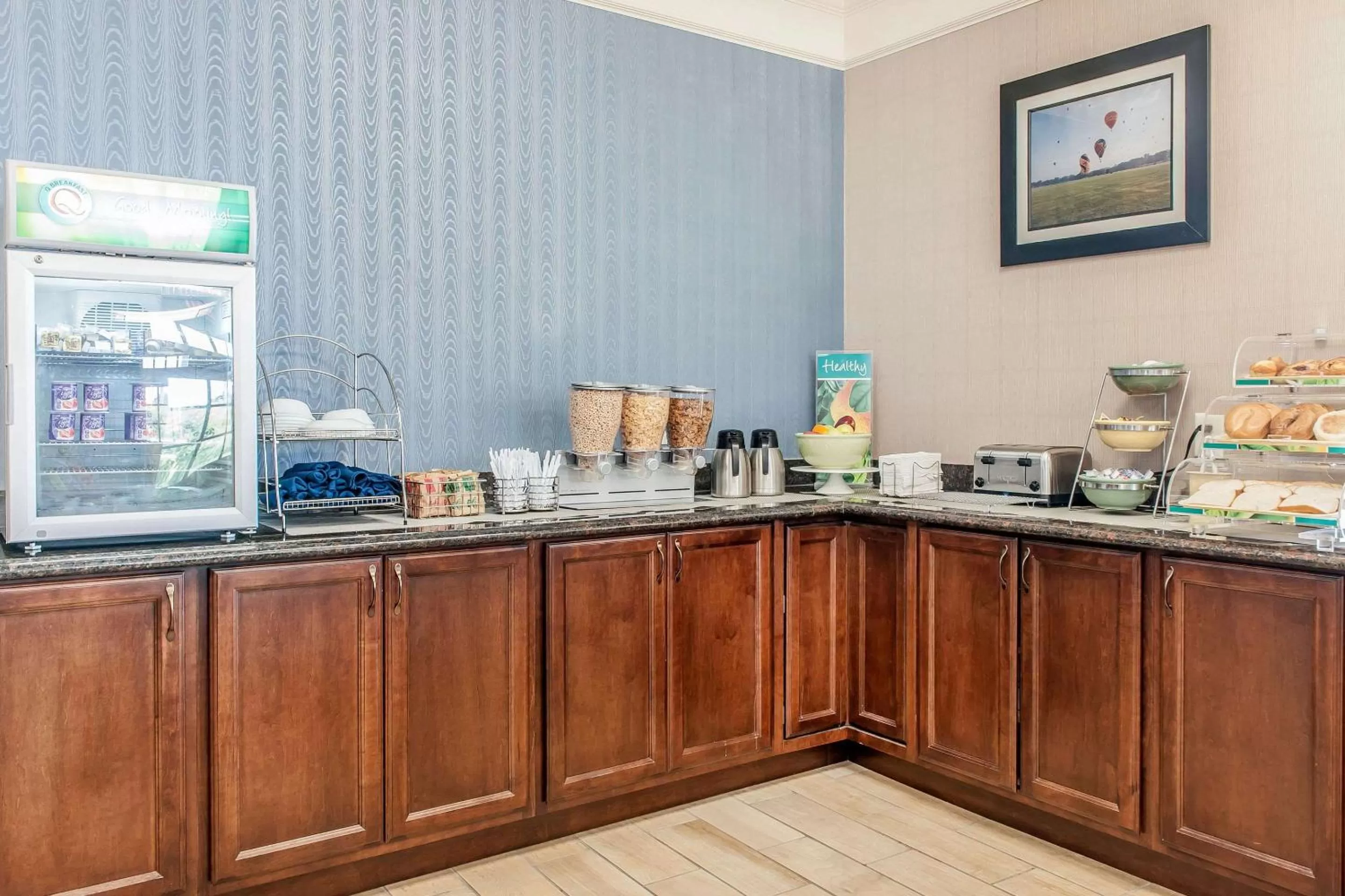 Restaurant/places to eat in Quality Inn Findlay