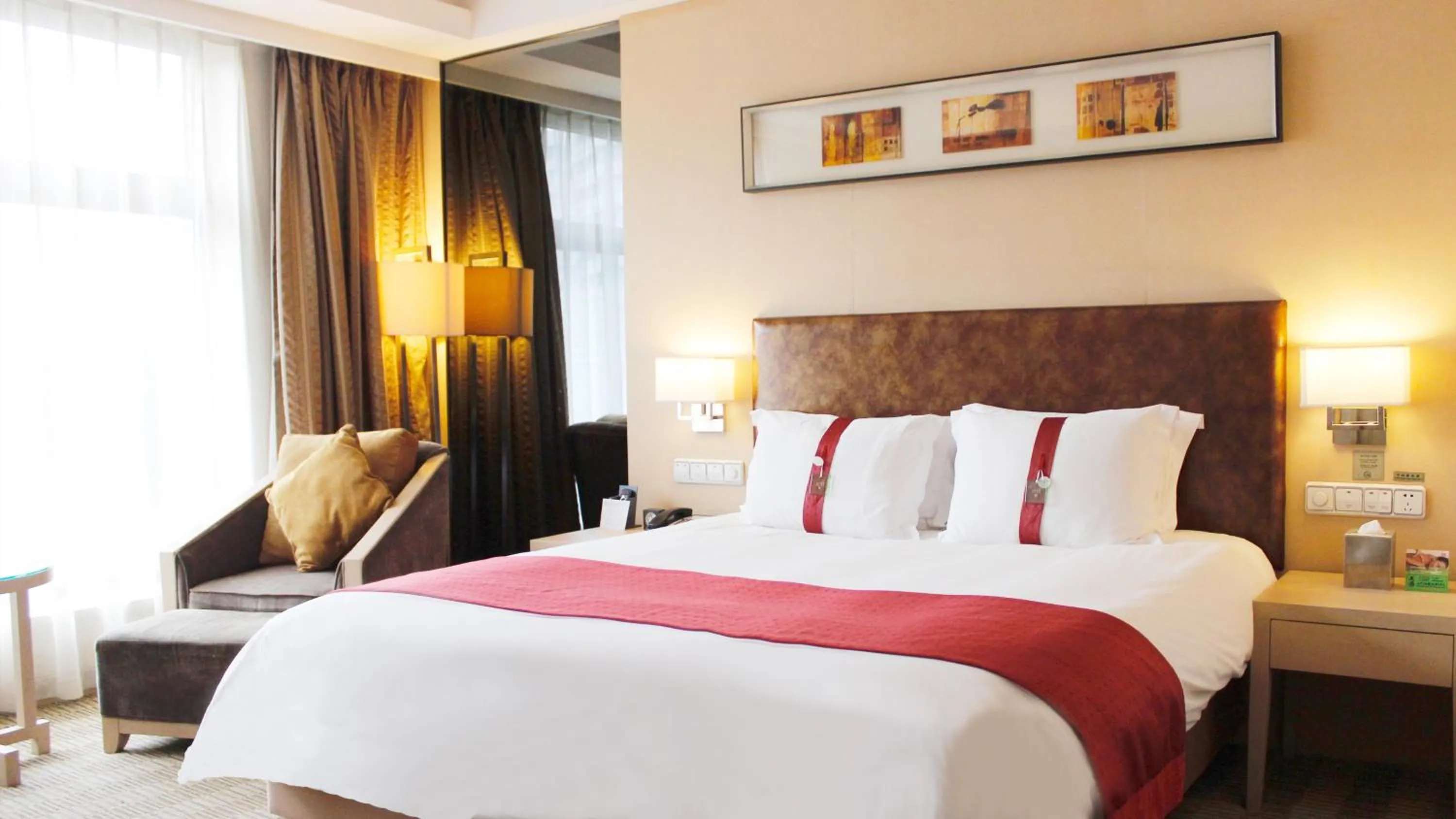 Photo of the whole room in Qingdao Parkview Holiday Hotel