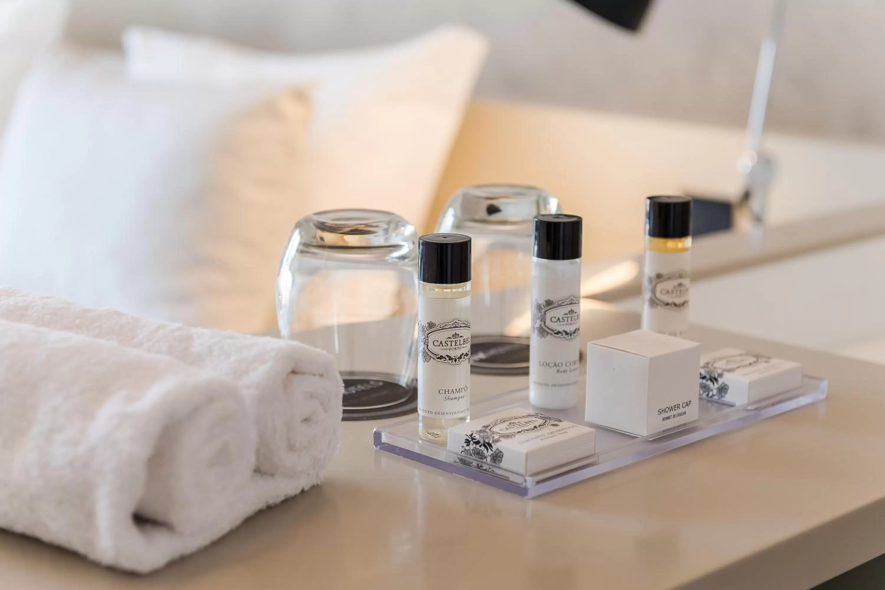 Bathroom, Bed in Lux Lisboa Park