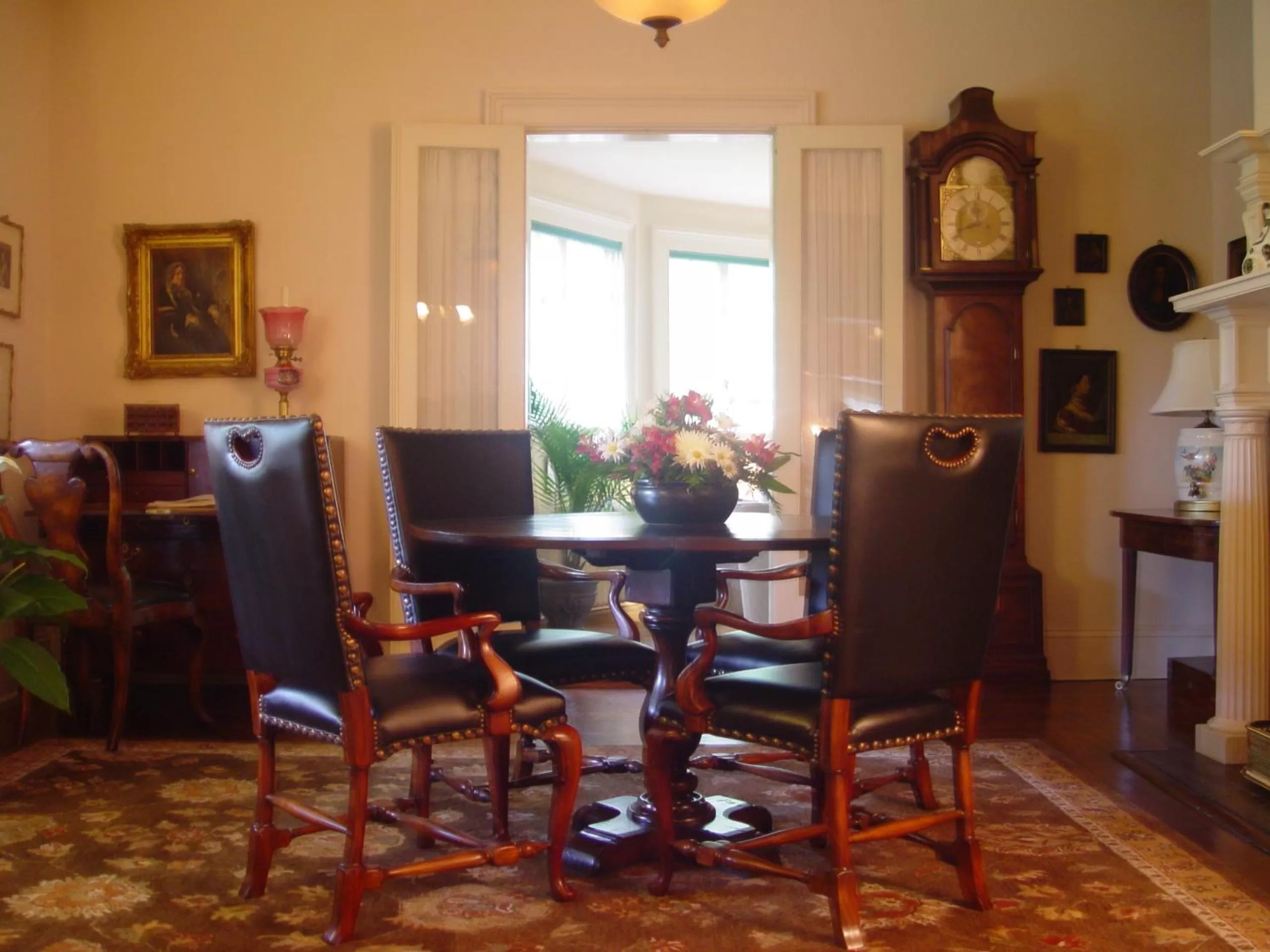 Living room in 1900 Inn on Montford