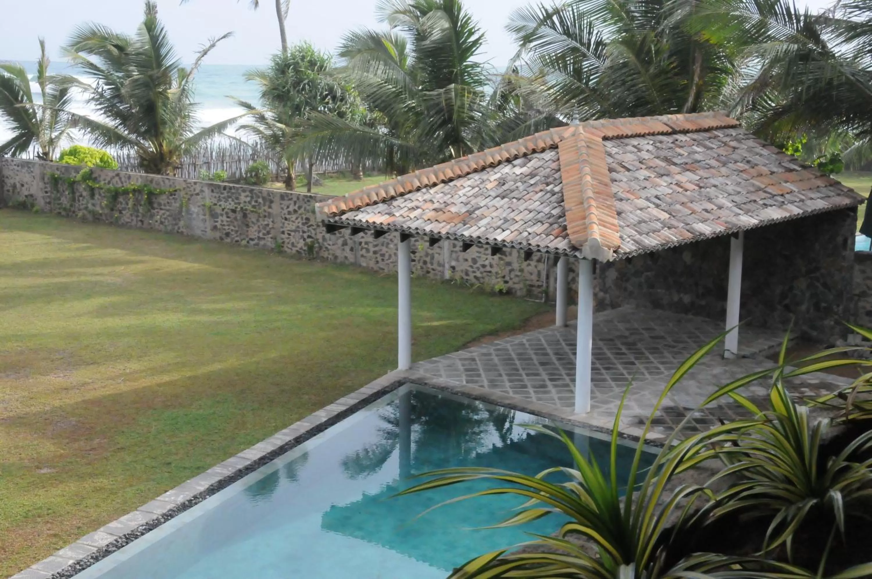 Area and facilities in Villa Atulya at Ocean's edge