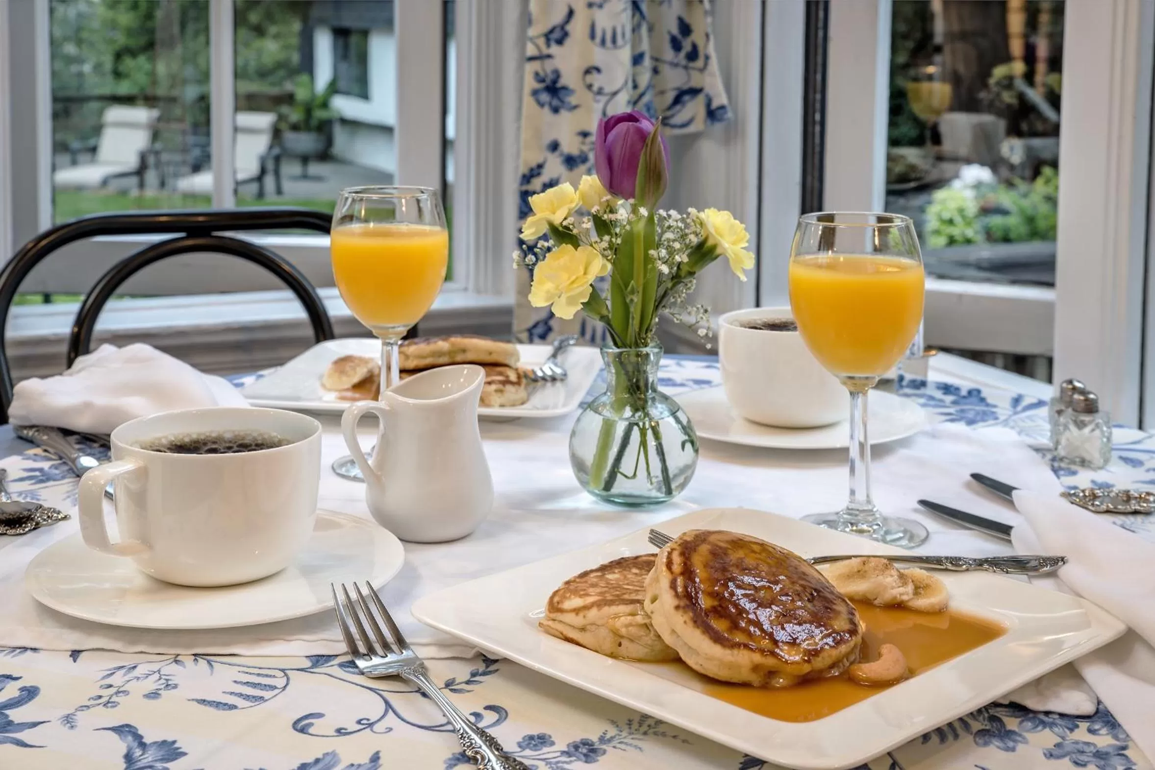 American breakfast in Candlelight Inn Napa Valley