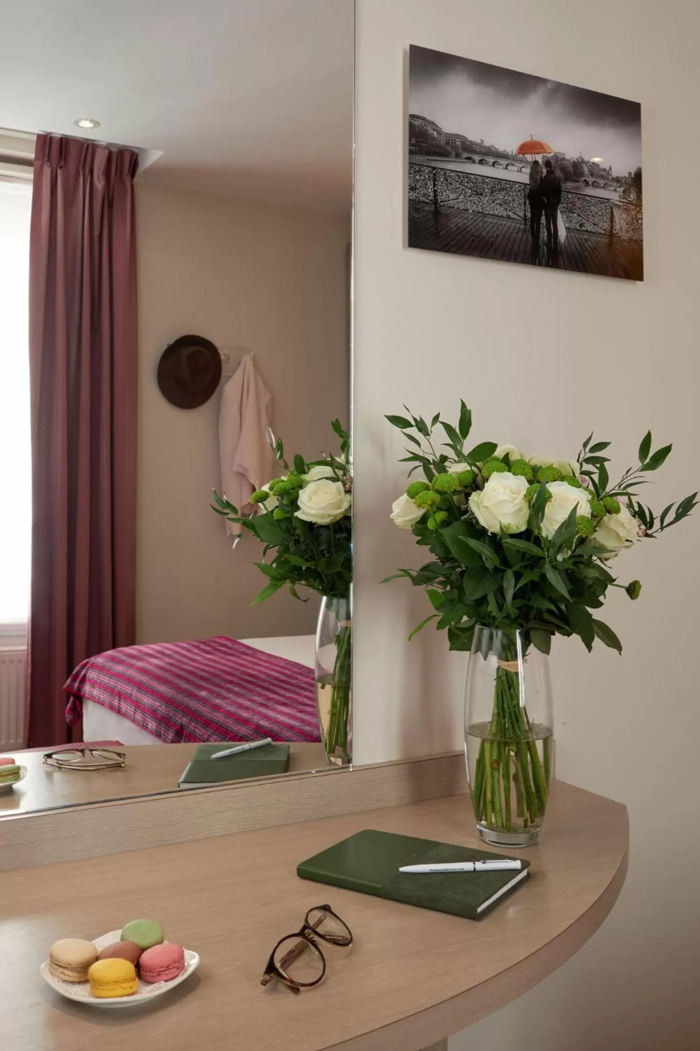 Decorative detail in Hôtel Tourisme Avenue