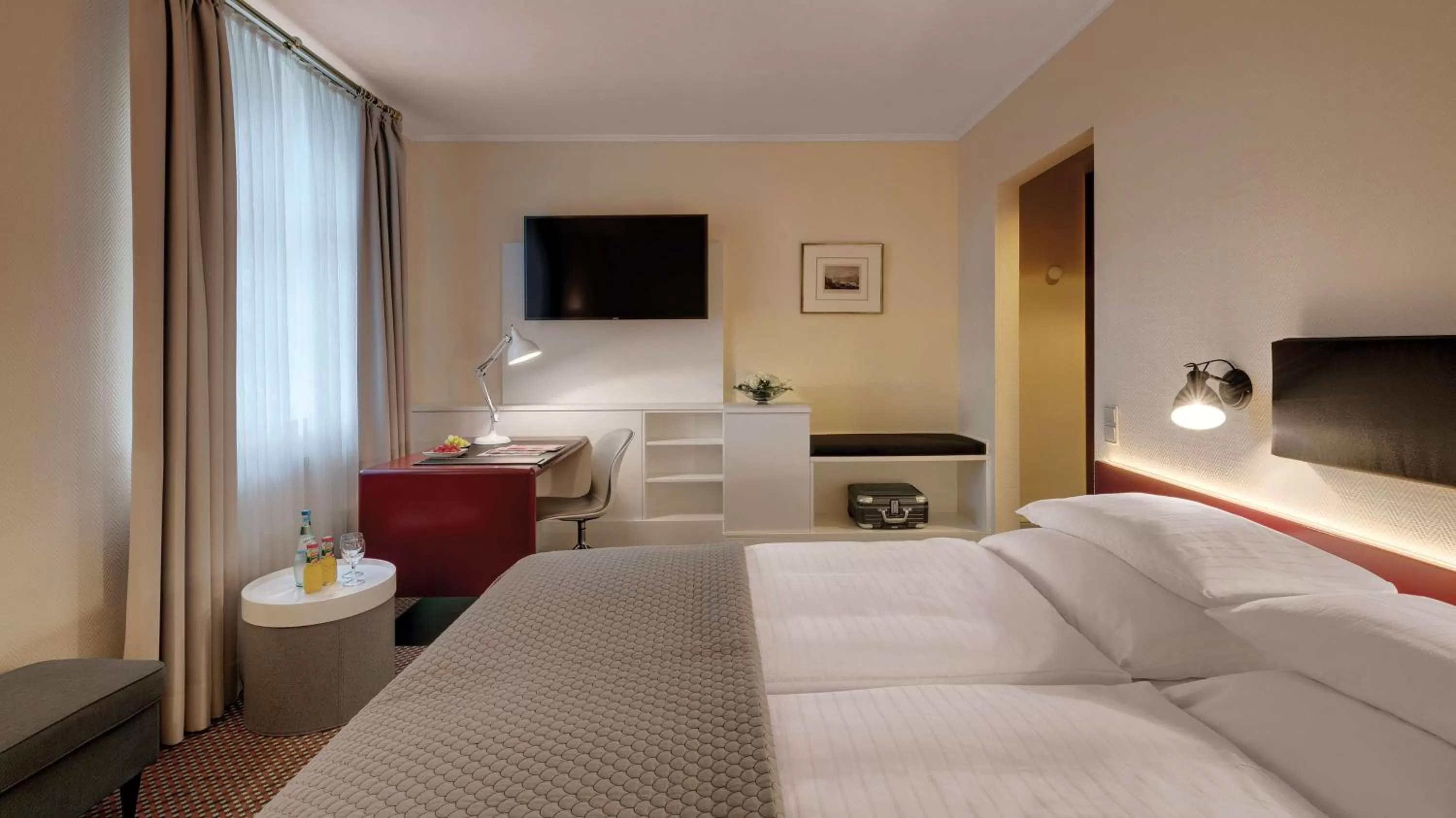 Bedroom, Bed in Rheinhotel Dreesen