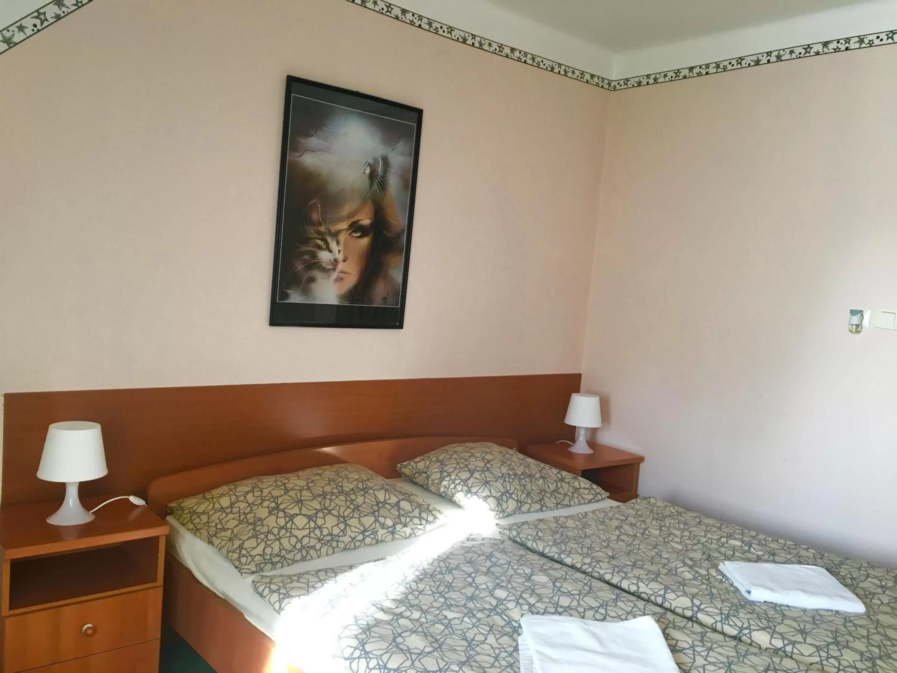 Bed in Romantik Étterem - Panzió