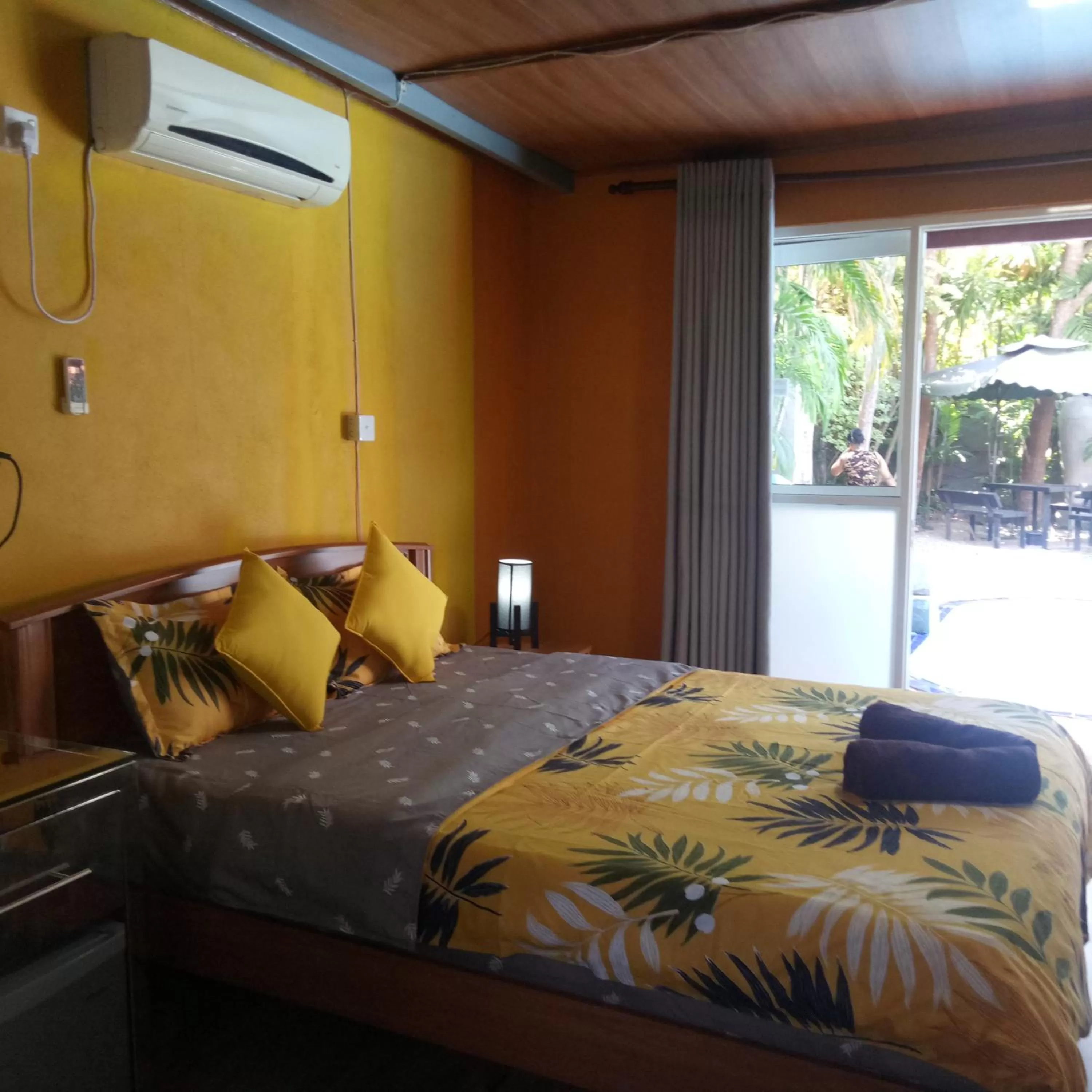 Deluxe Triple Room in Palms Villa