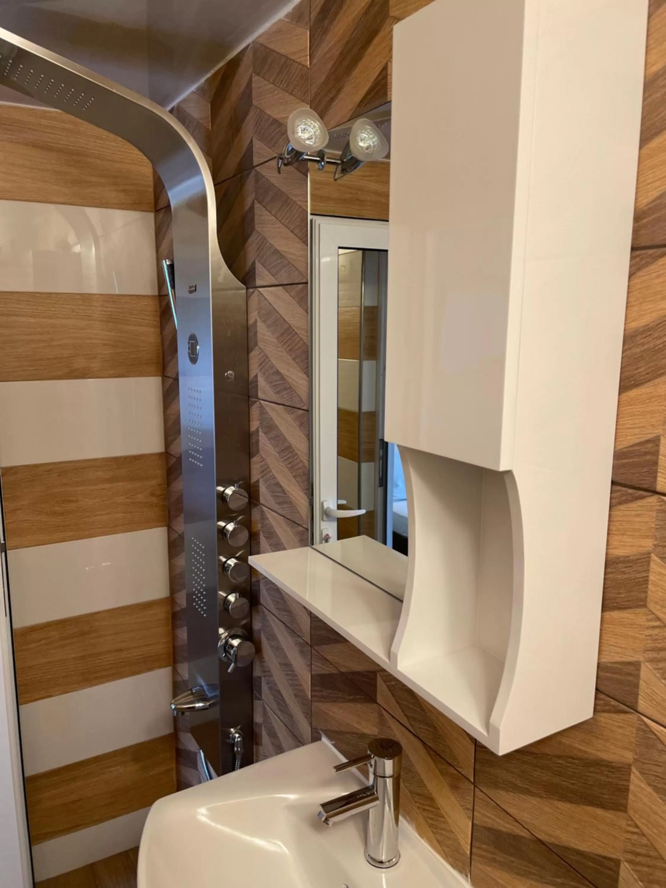 Bathroom in Family Hotel Malibu