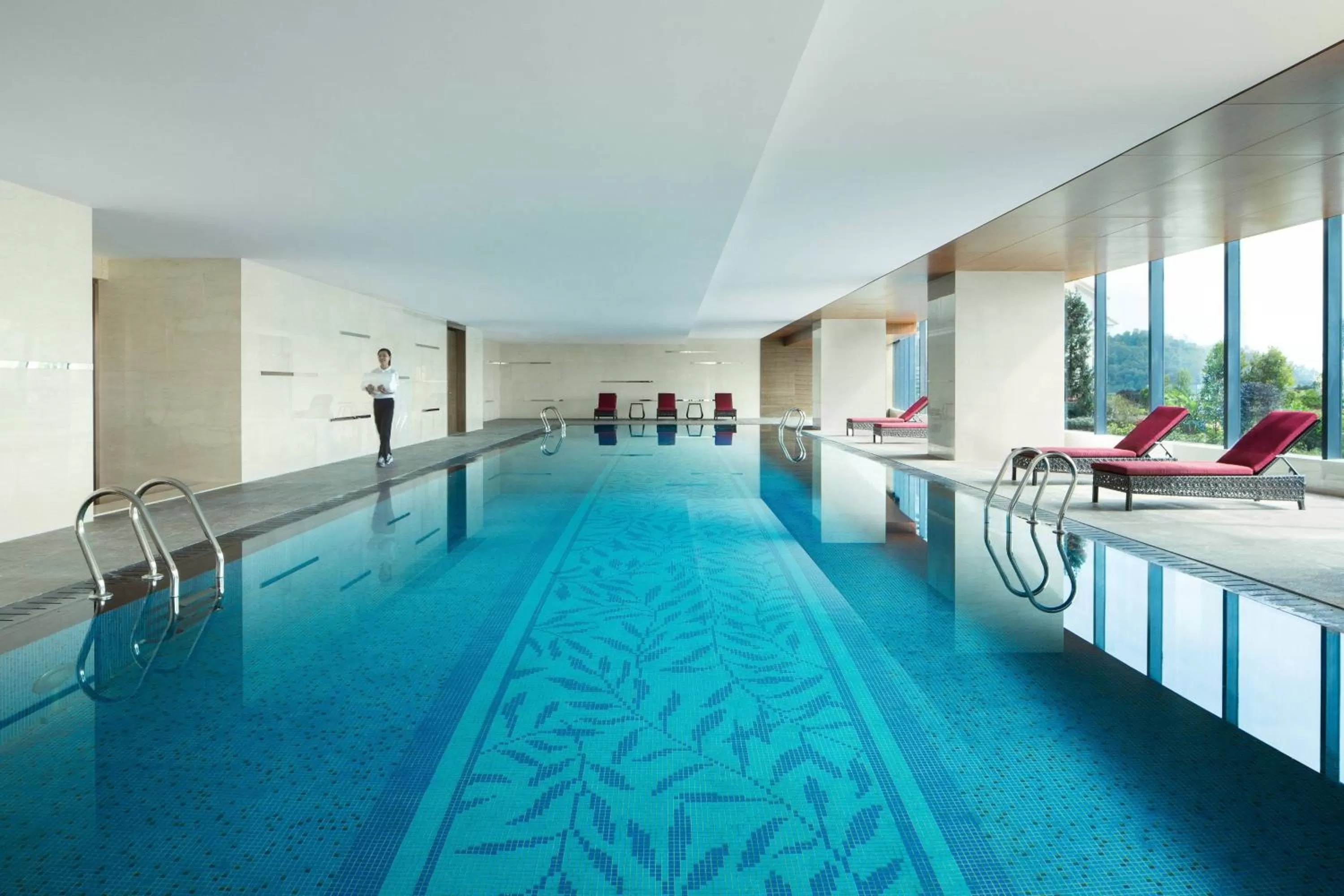 Swimming pool in Shunde Marriott Hotel