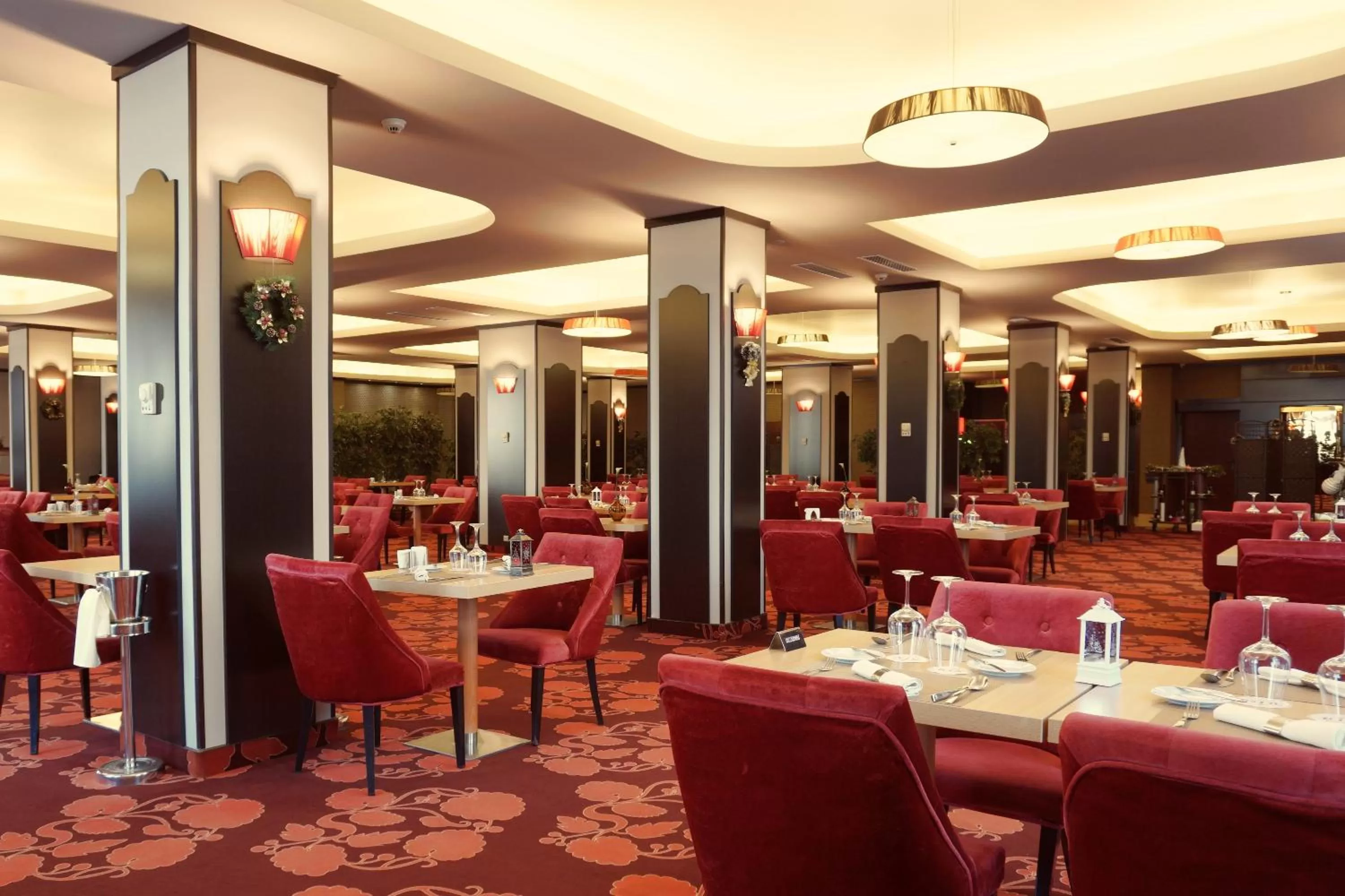 Restaurant/places to eat in RIN Airport Hotel