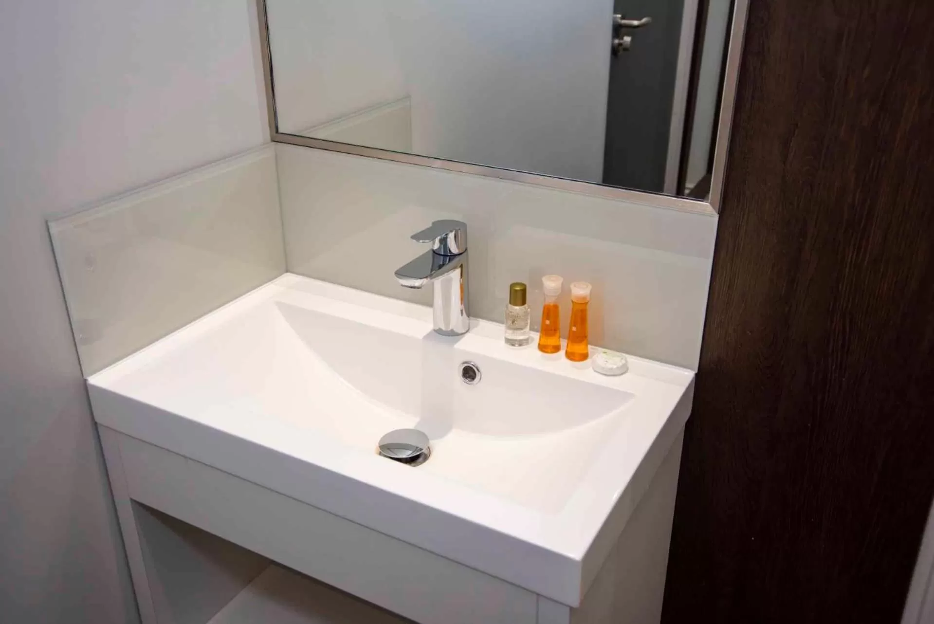 Bathroom in Howard Winchester Hotel