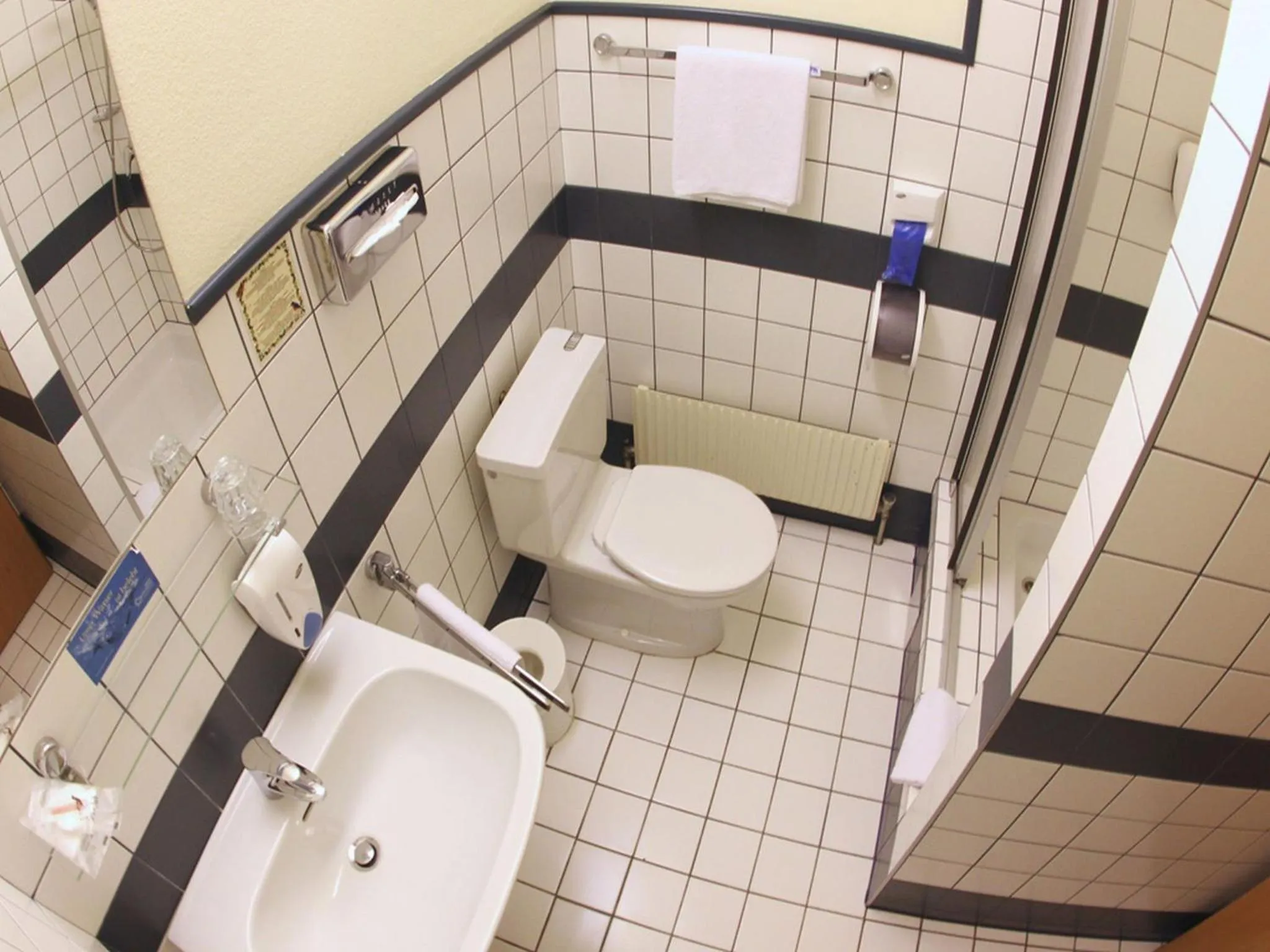 Bathroom in Hotel Am Schottenpoint