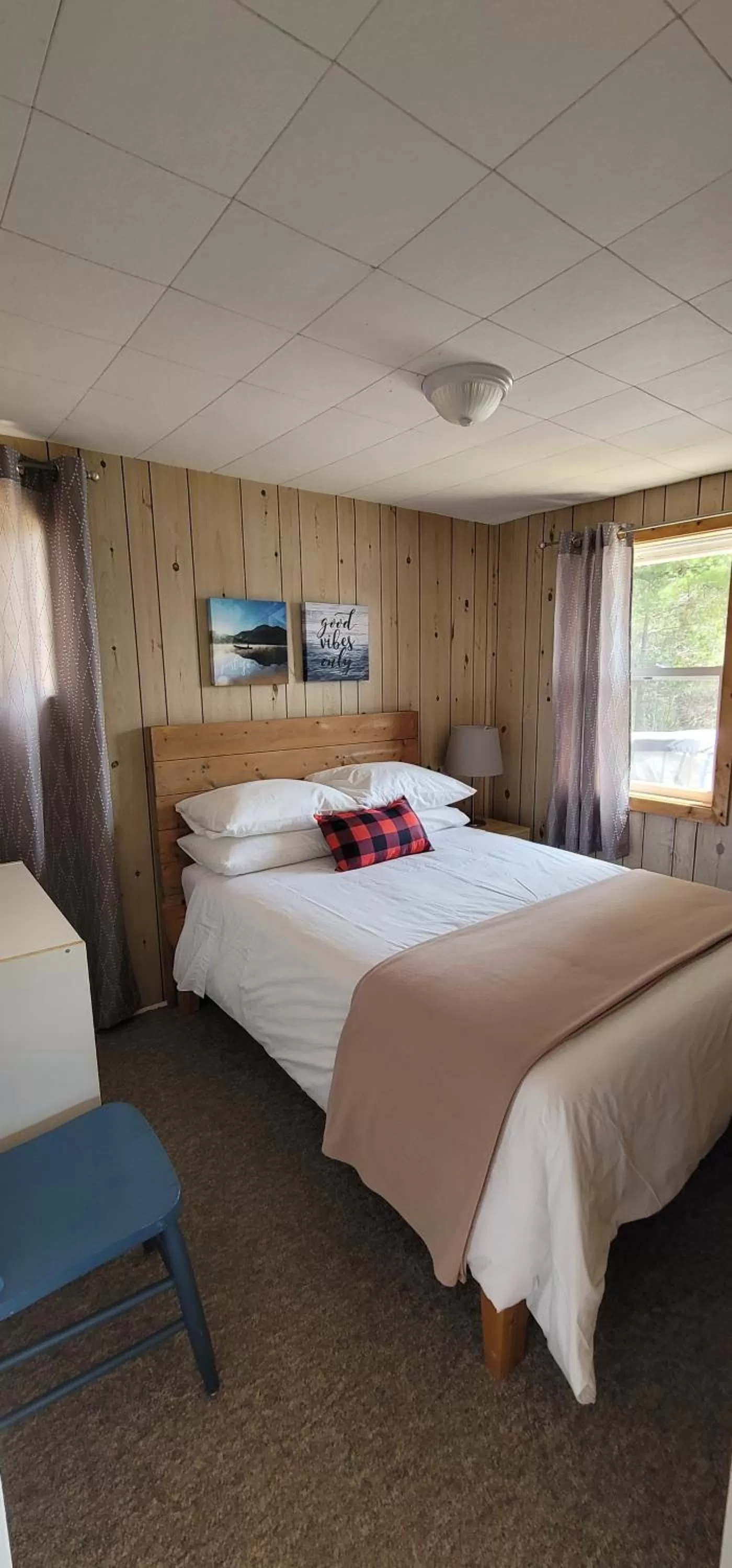Bedroom in Parkway Cottage Resort and Trading Post