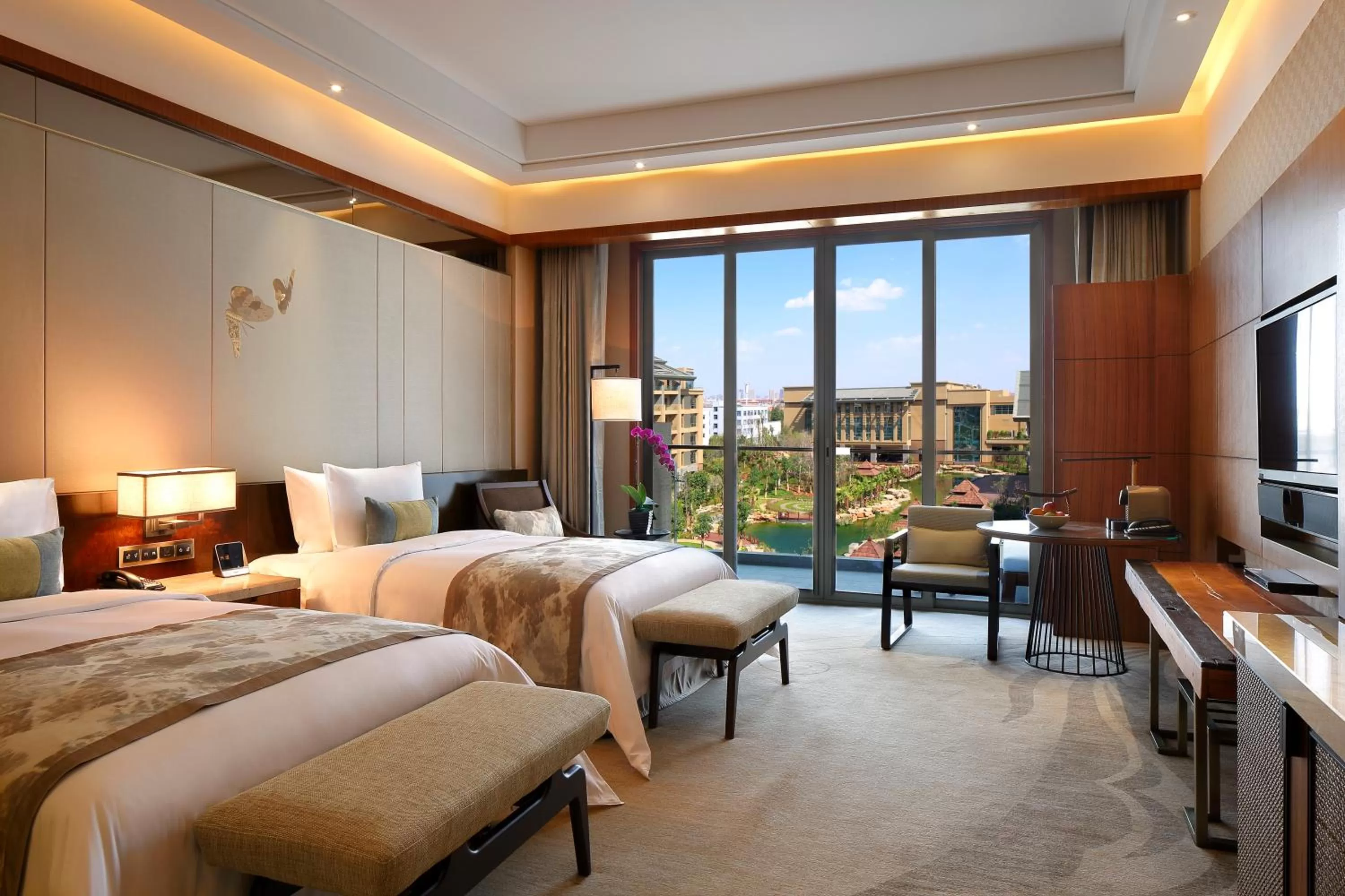 Bedroom, Bed in InterContinental Kunming by IHG