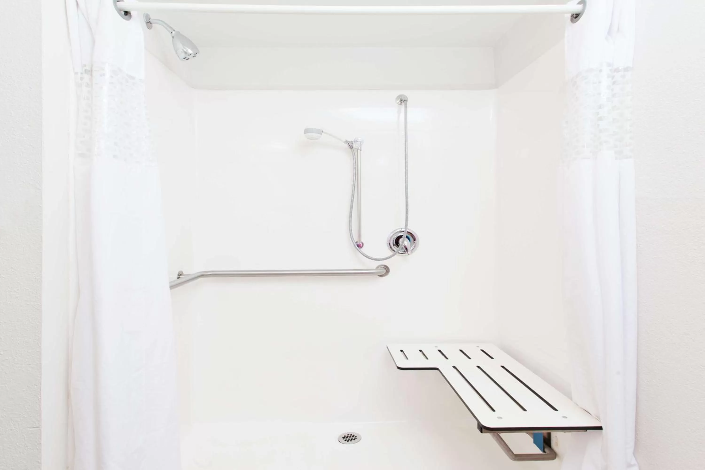 Bathroom in Hampton Inn Bremen