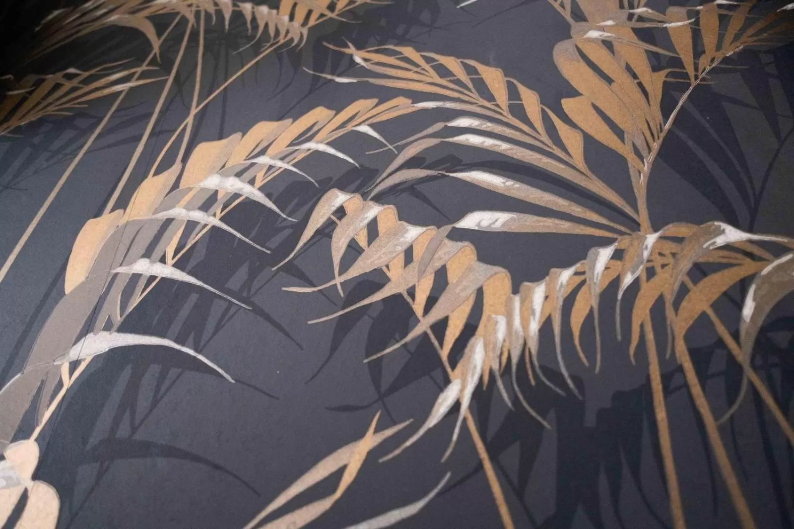 Decorative detail in Divina Charme