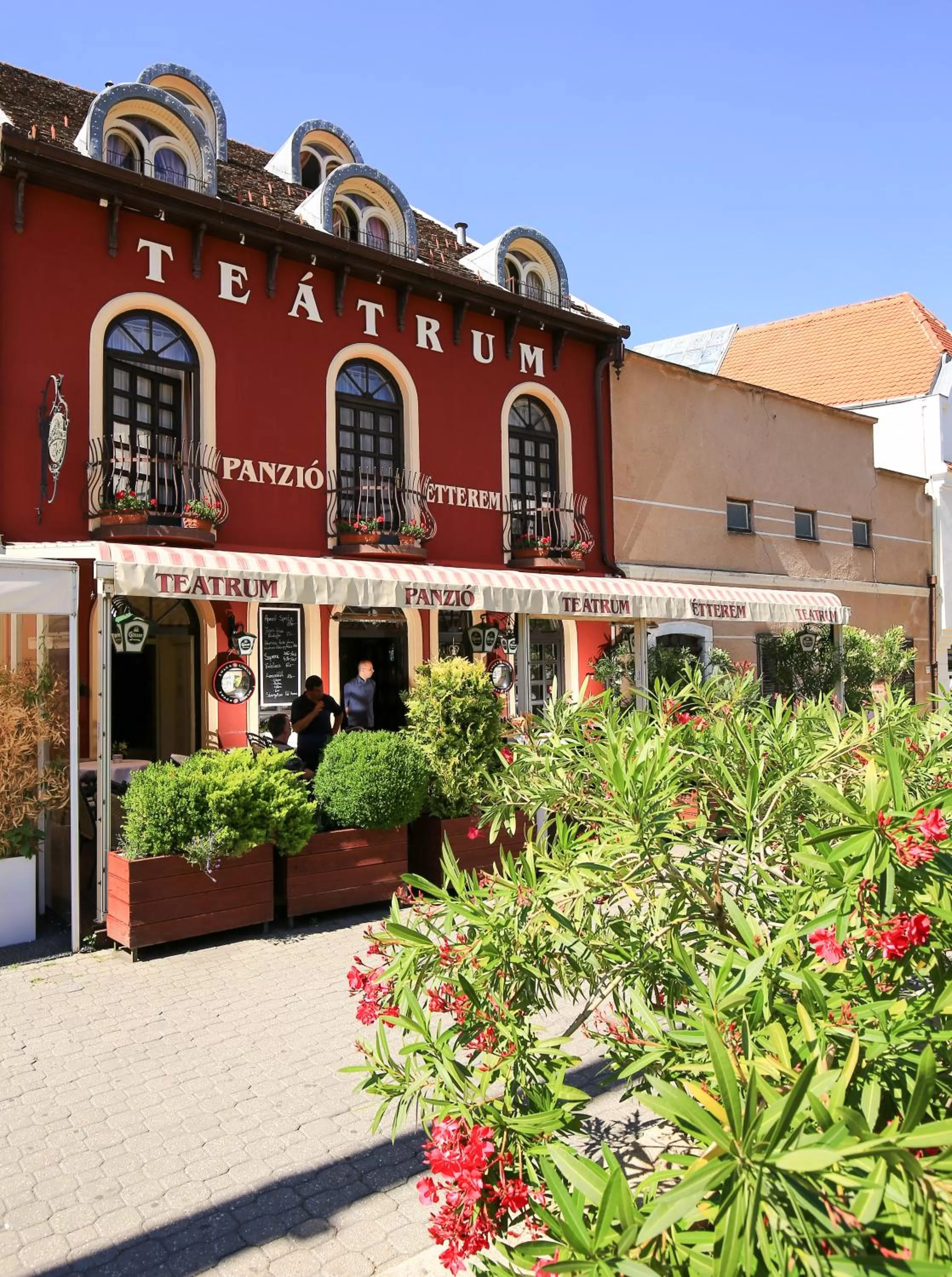 Facade/entrance in Teátrum Boutique Hotel