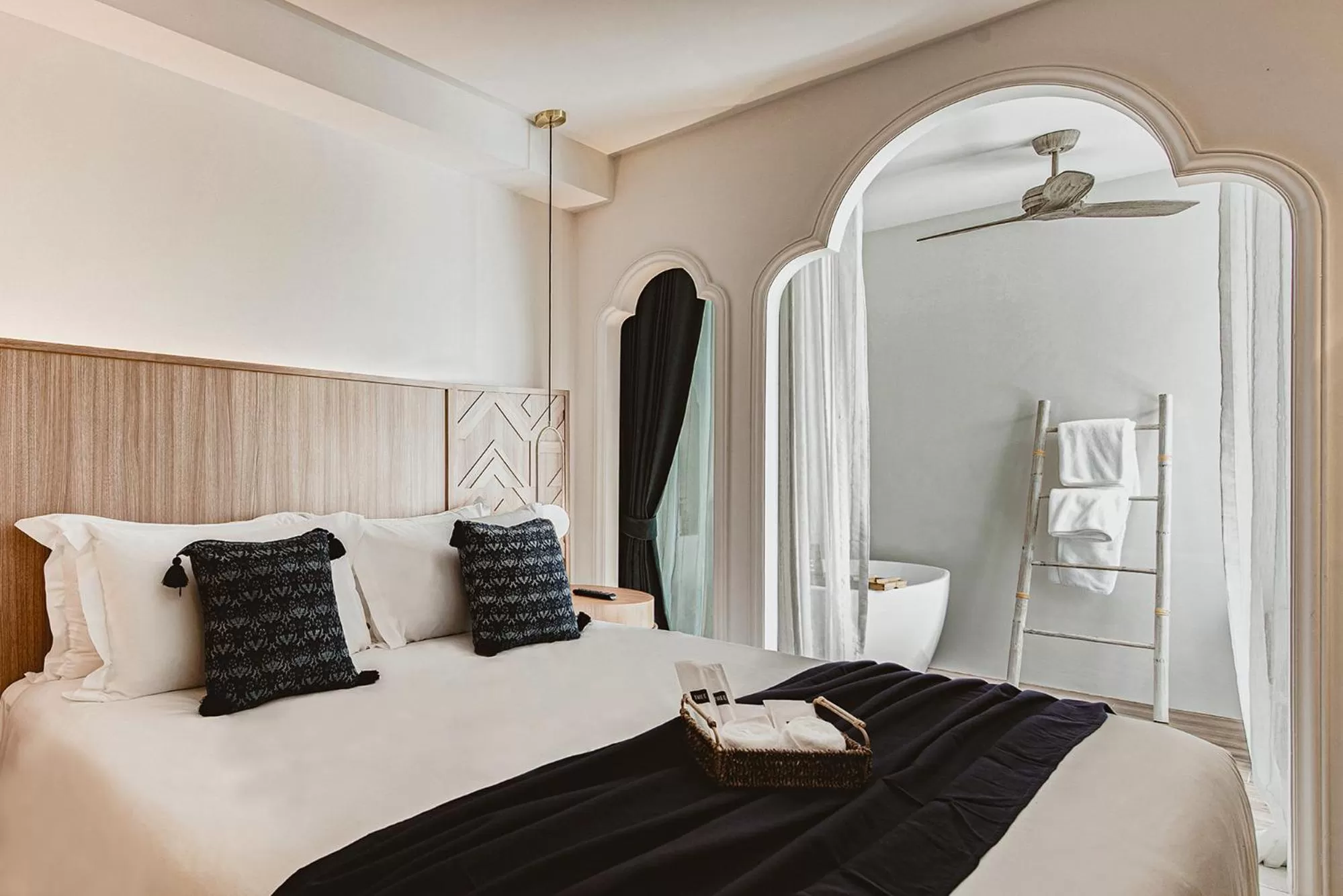 Grand Deluxe with Bathtub in THEE Vijit Lanna by TH District