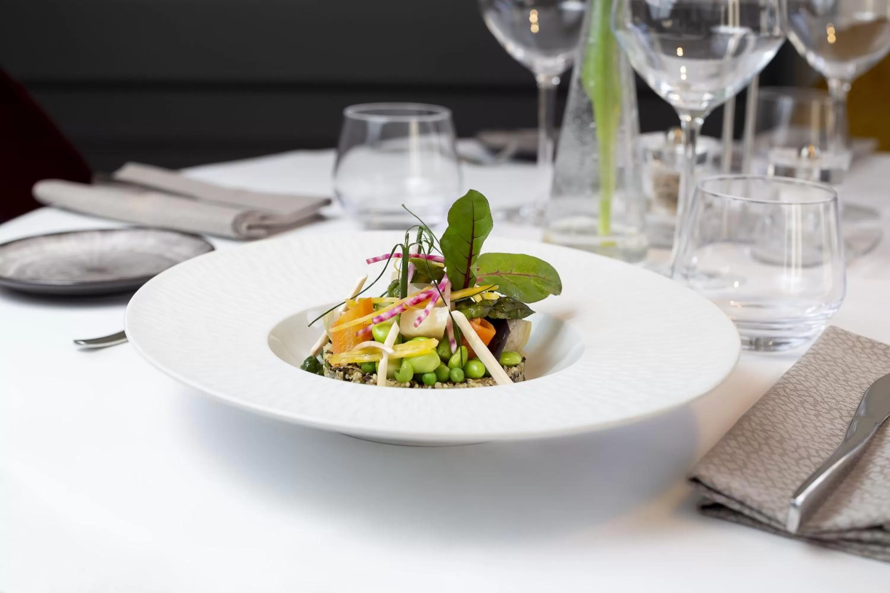 Restaurant/places to eat in Château Belmont Tours by The Crest Collection