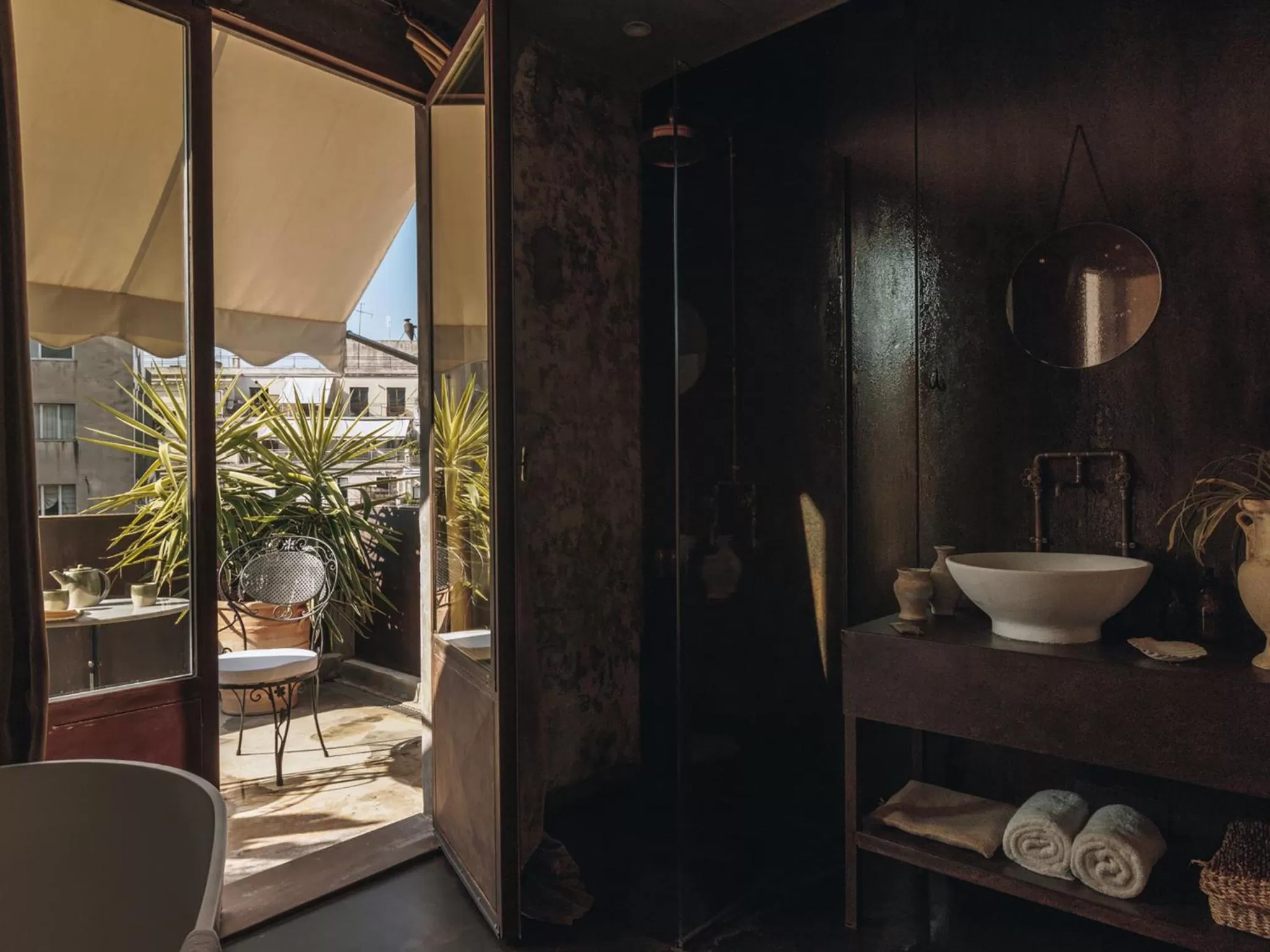 Bathroom in Mona Athens