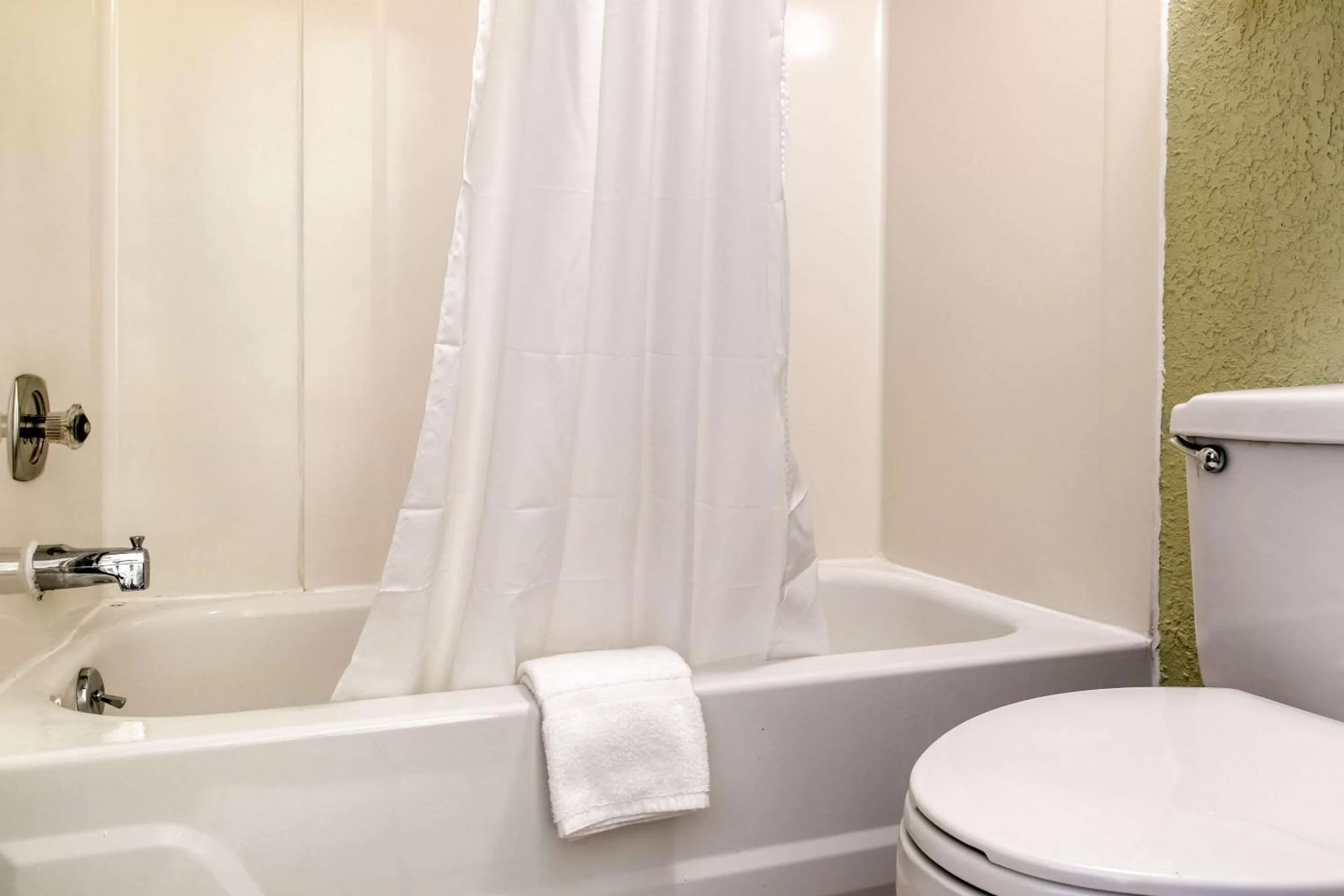 Bathroom in Quality Inn Huntingburg - Jasper