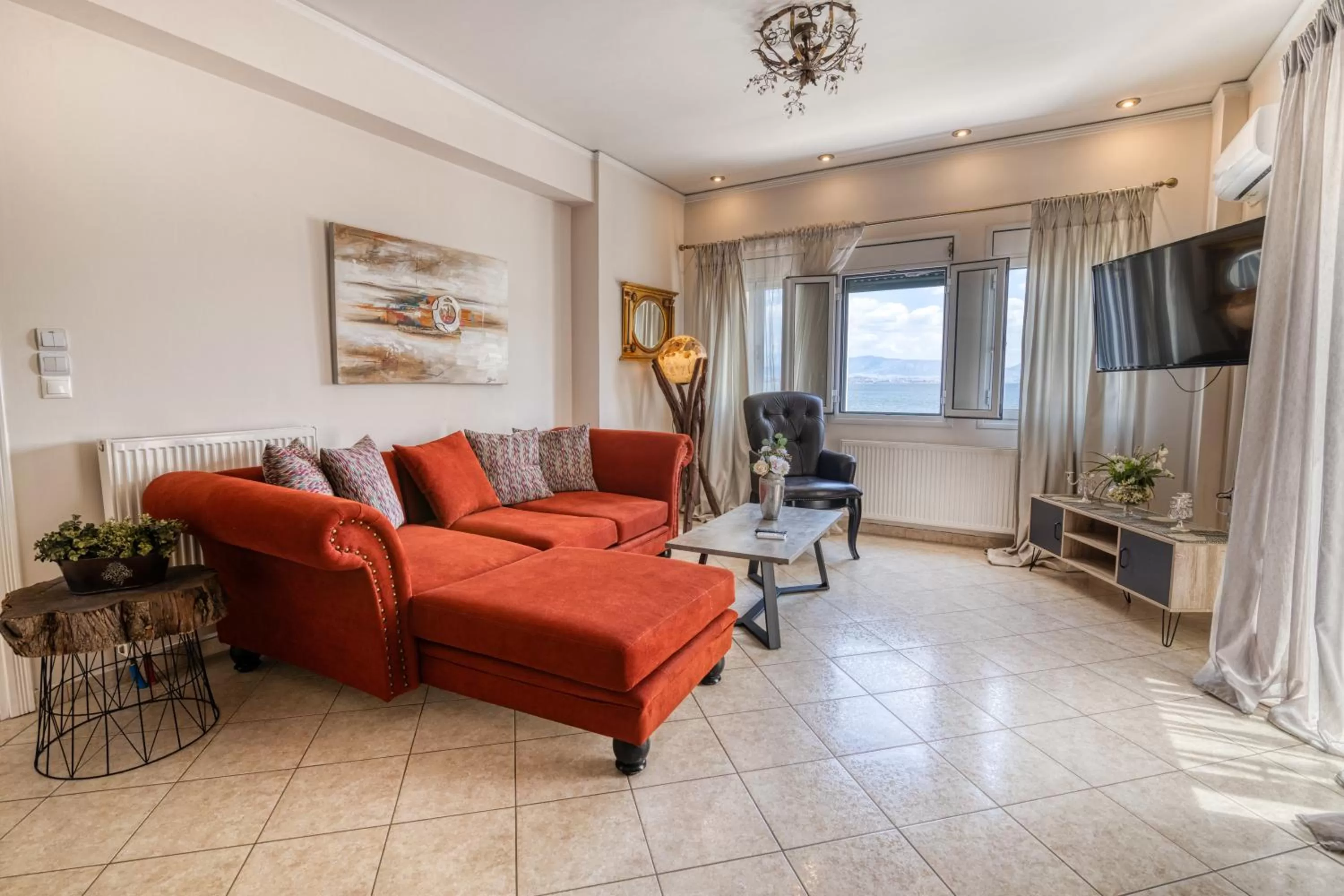 TV and multimedia in Votsalakia Hotel & Luxury Apartments