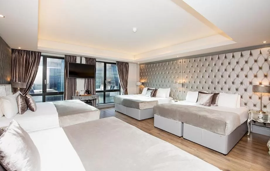 Bed in The Shankly Hotel