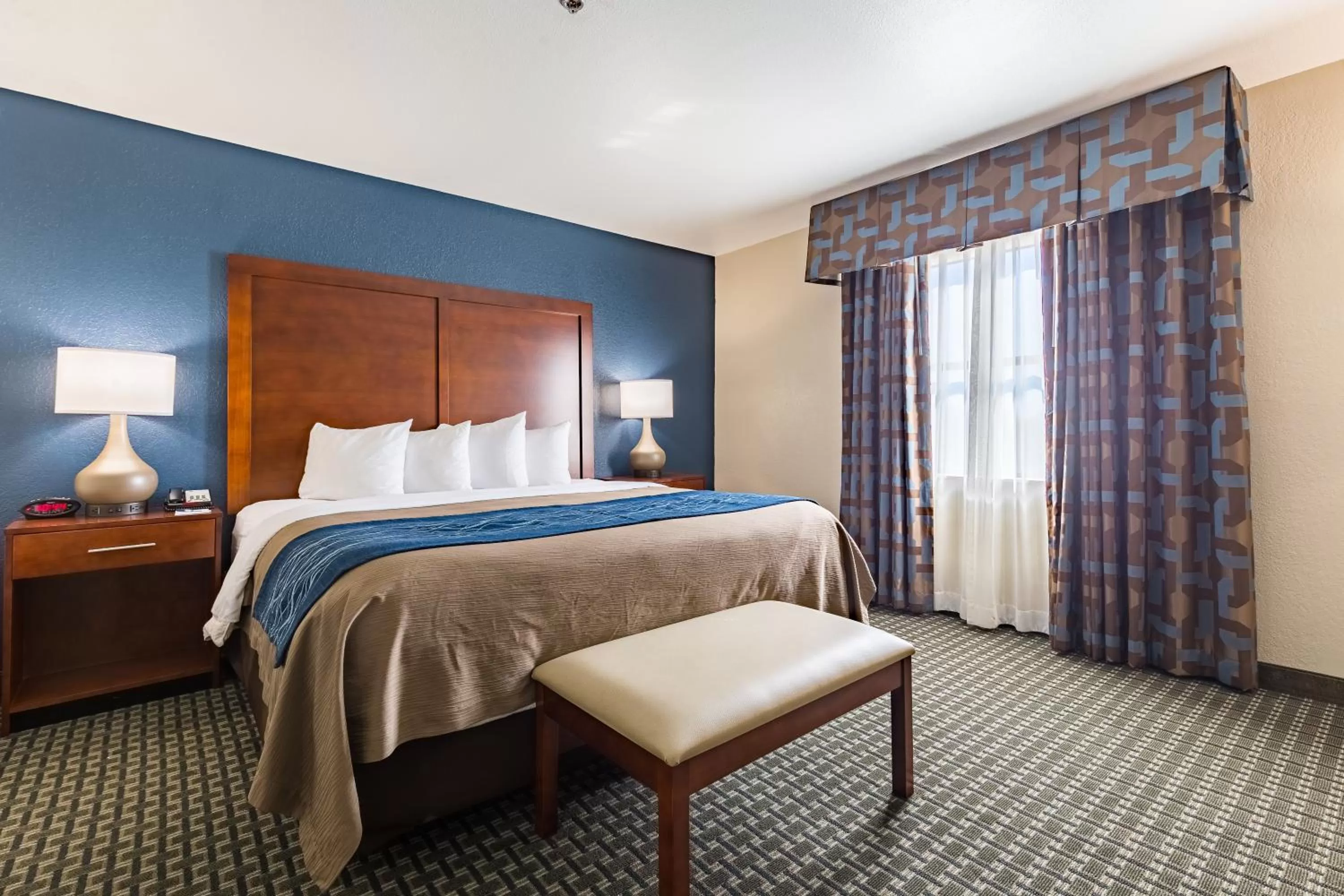 King Suite with Bathtub - Disability Access/Non-Smoking in Best Western Northwest Corpus Christi Inn & Suites