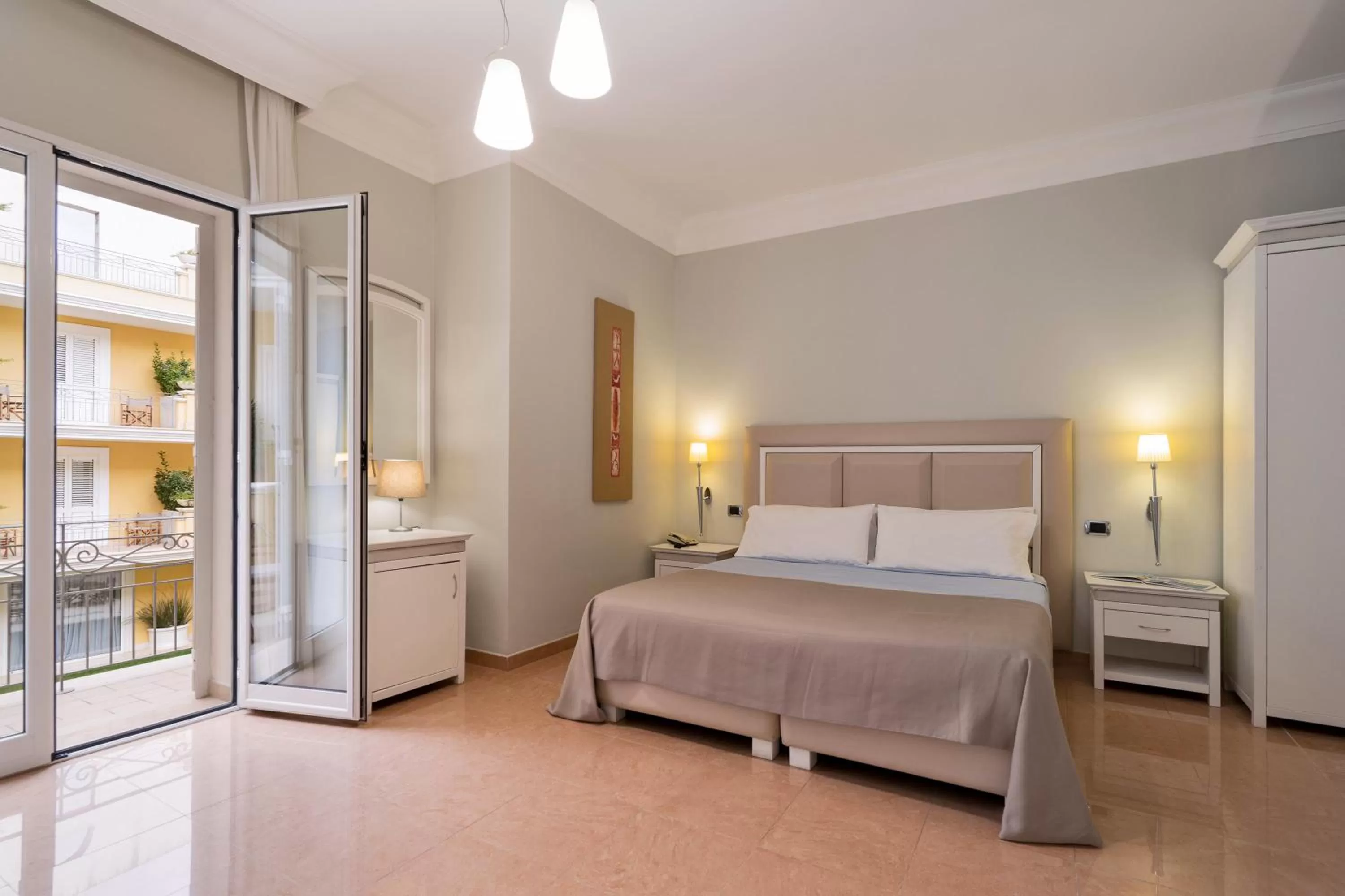 Bedroom, Bed in Victoria Palace Hotel & Zen Wellness