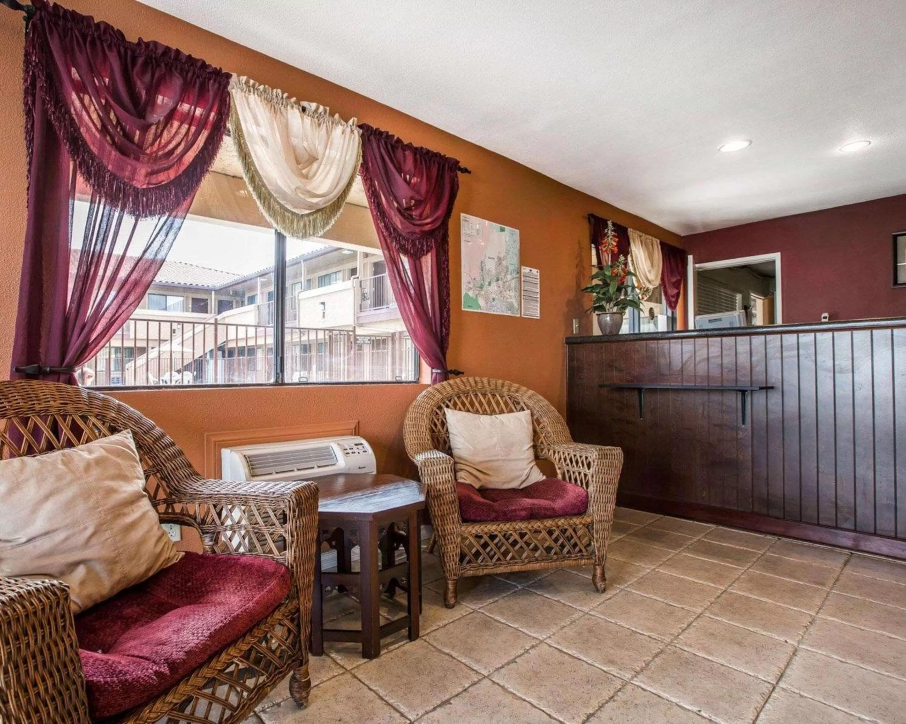 Lobby or reception in Rodeway Inn Santee San Diego East