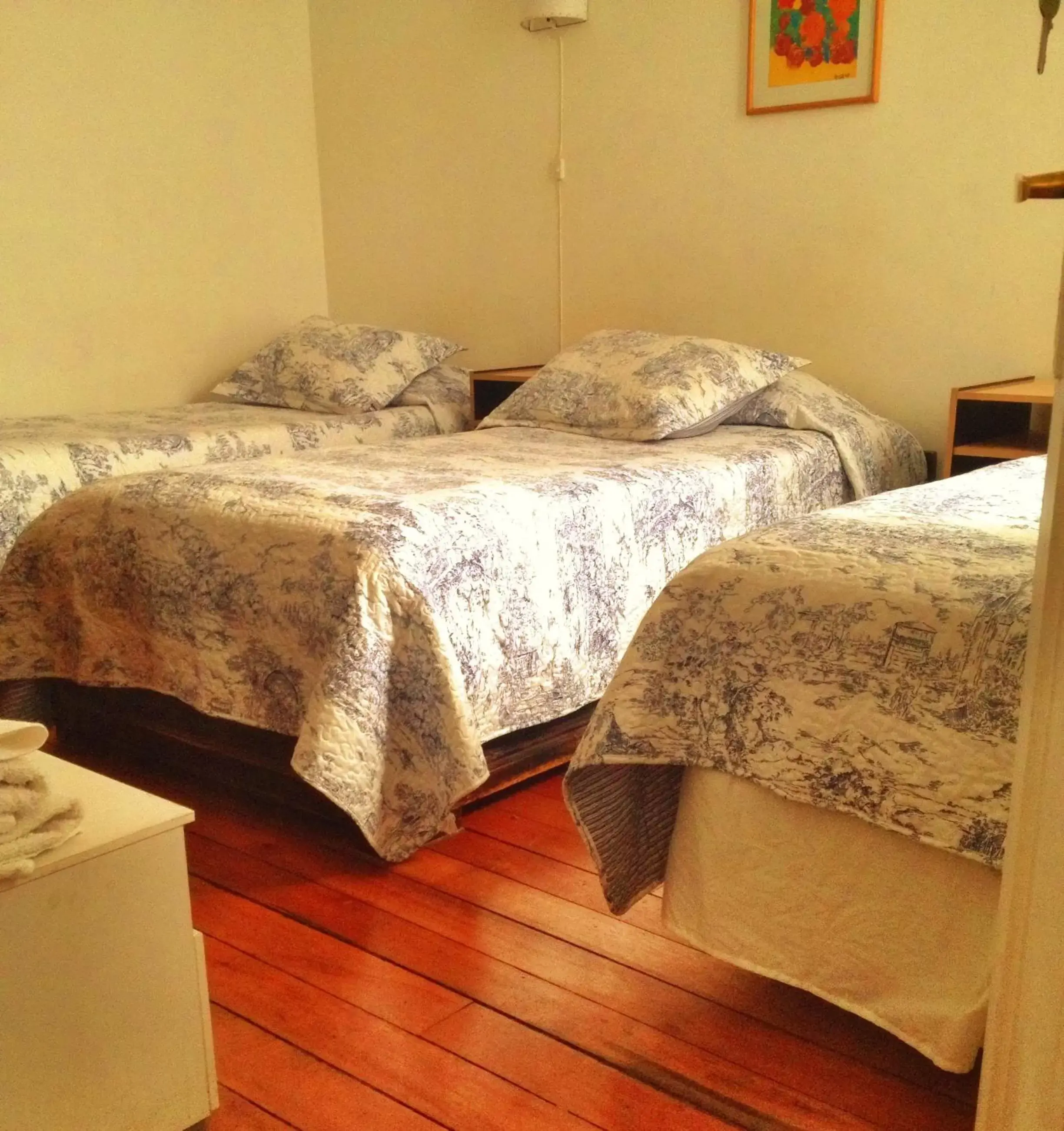 Triple Room with Shared Bathroom in Tralkan B&B Triple Room with Shared Bathroom in Tralkan B&B