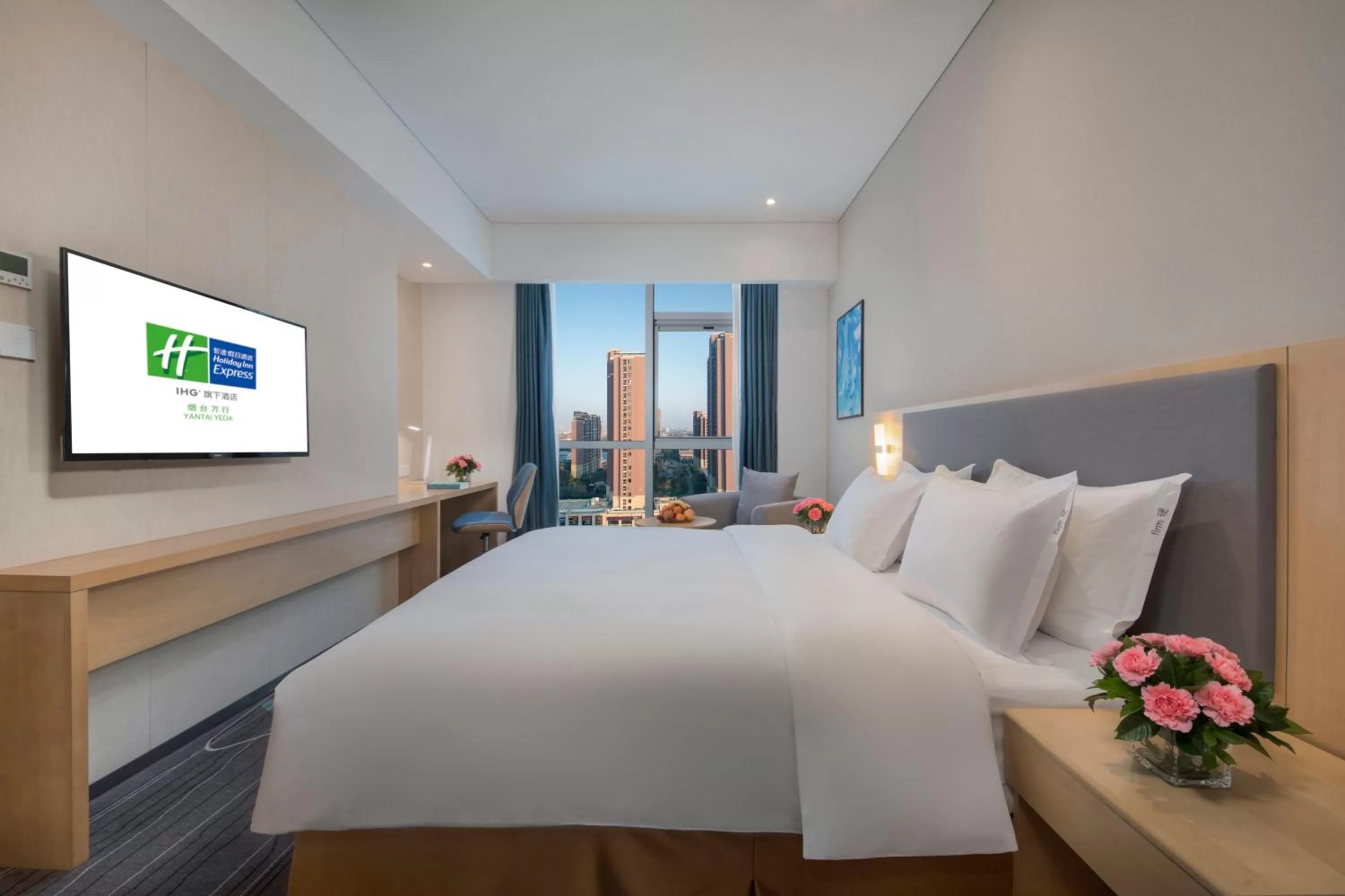 Photo of the whole room, Bed in Holiday Inn Express - Yantai YEDA by IHG