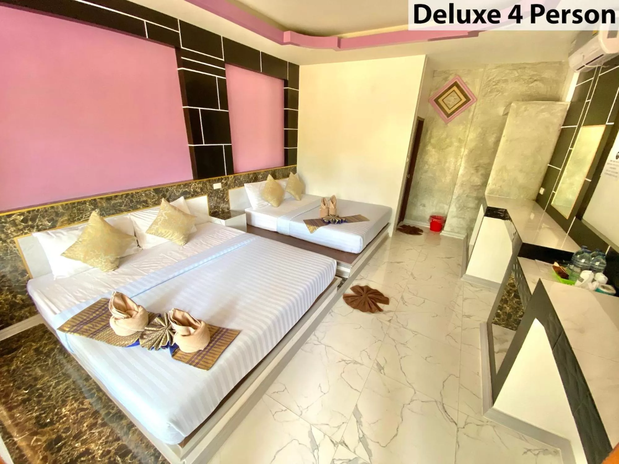 Photo of the whole room in Lanta Emerald Bungalow